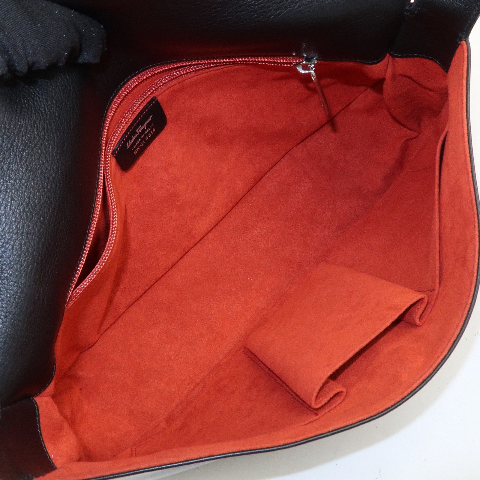 Ferragamo Gancini Logo Leather Shoulder Bag Hand Bag Black