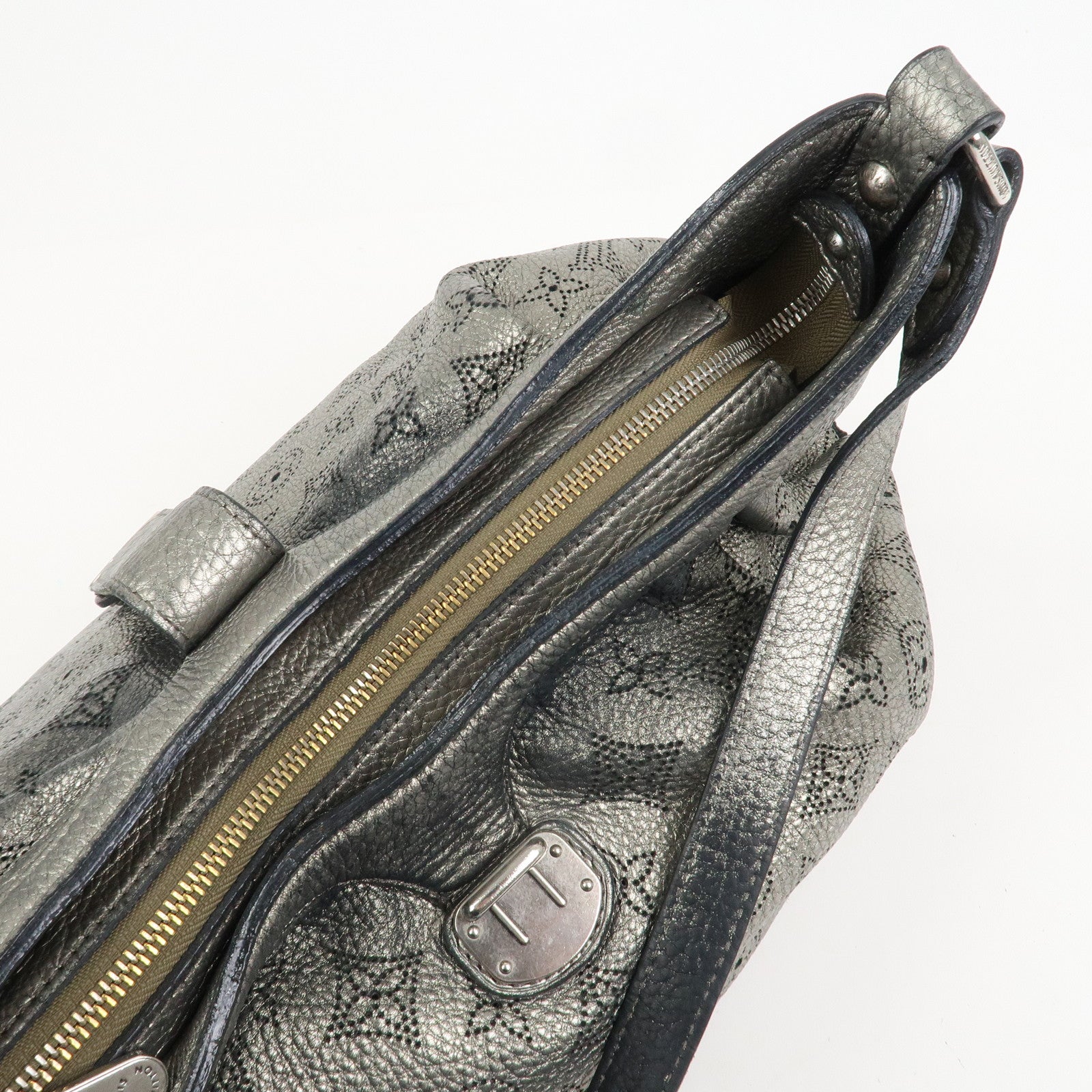 Louis Vuitton Monogram Mahina XS Shoulder Bag Argent M95718