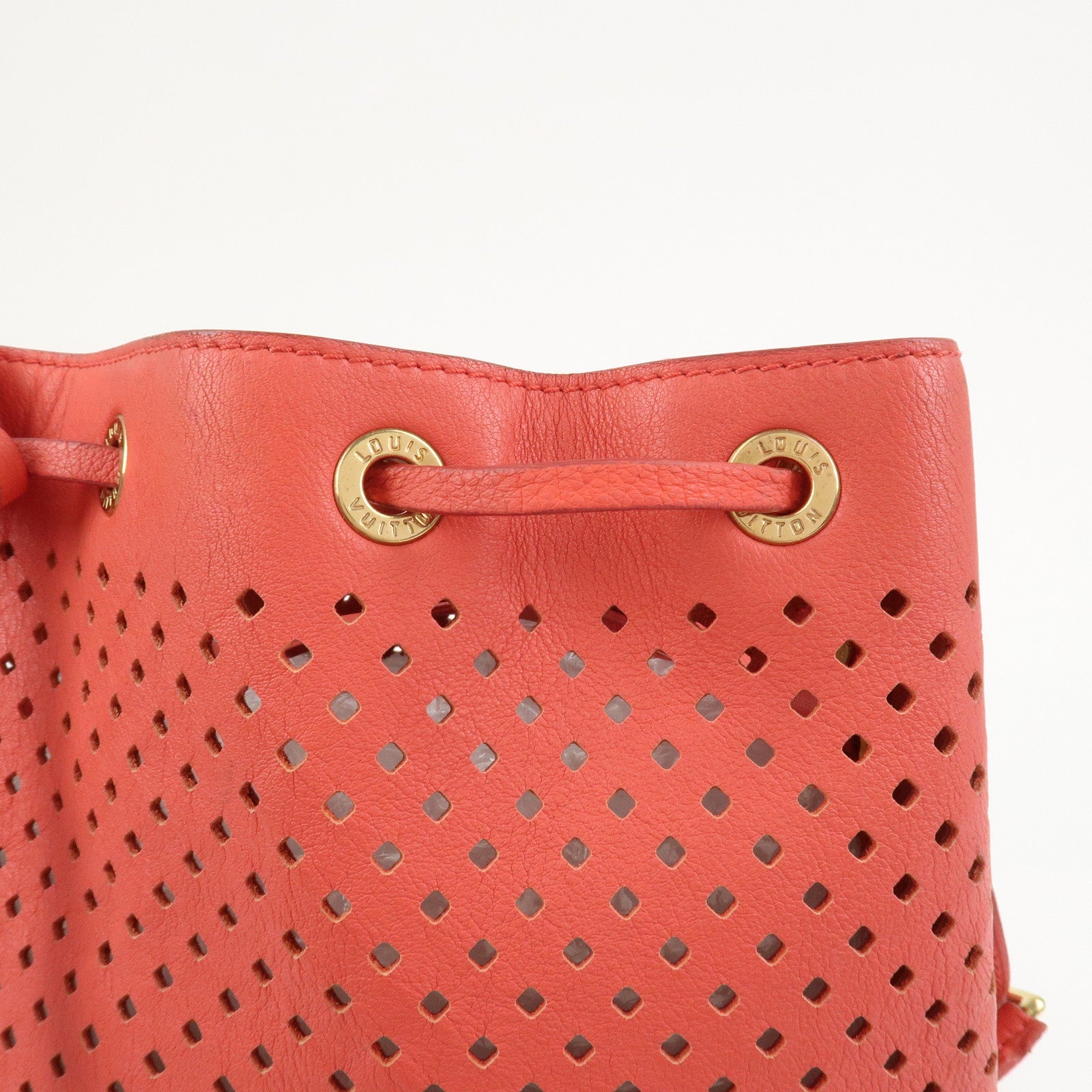 Louis Vuitton Perfo Noe Shoulder Bag 2012 Collection Corail M94074