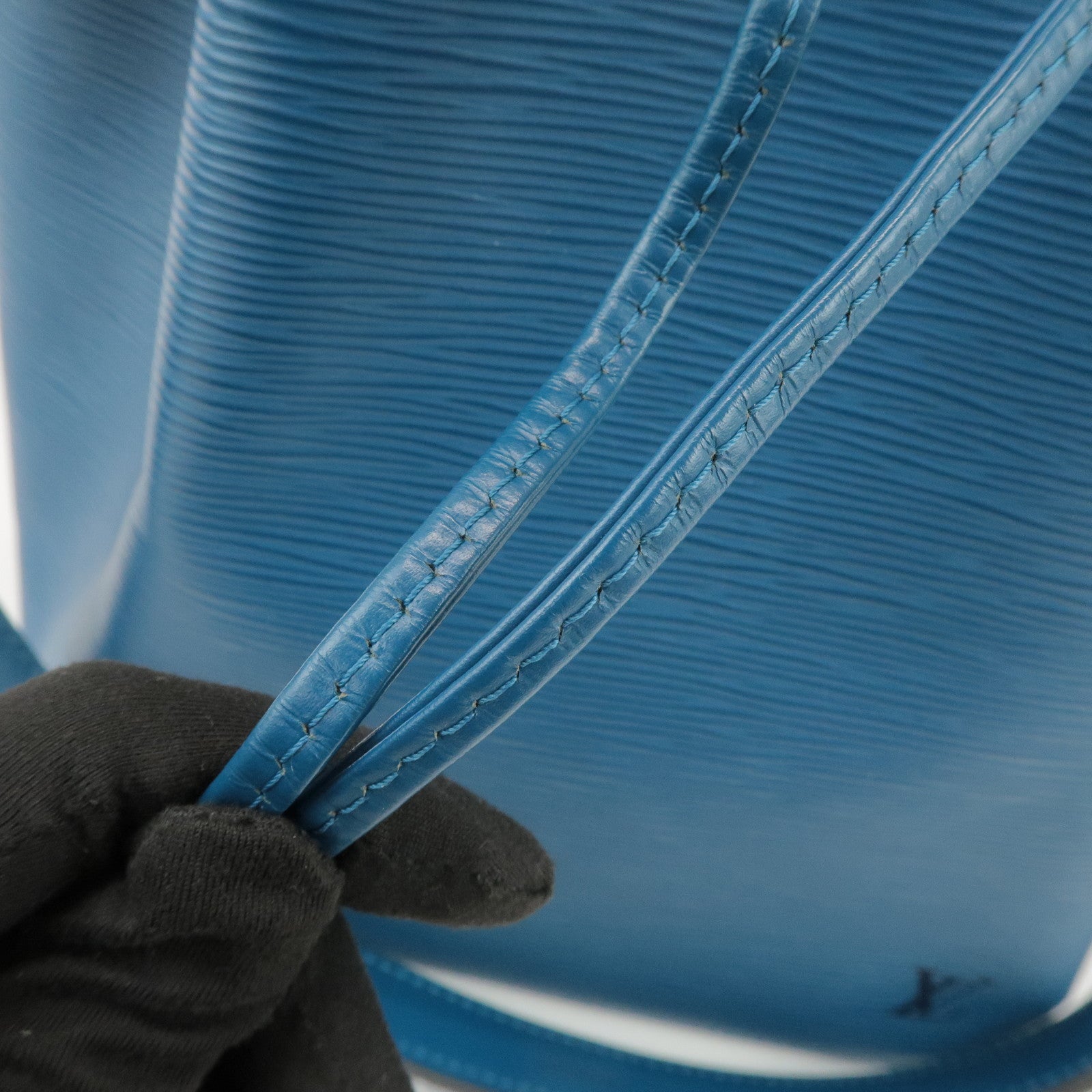 Louis Vuitton Epi Petit Noe Shoulder Bag Toledo Blue M44105