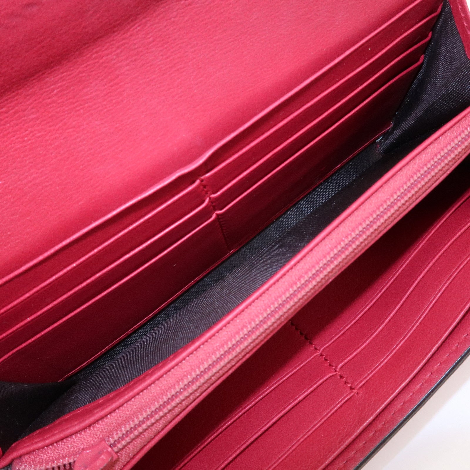 GUCCI Guccissima Interlocking G Patent Leather Wallet Pink 369663