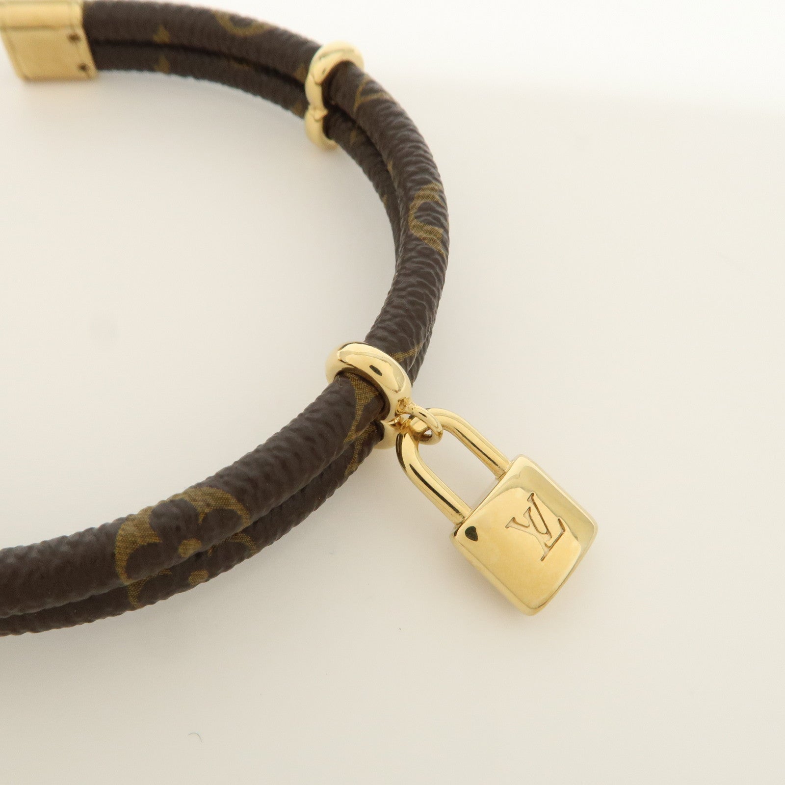 Louis Vuitton Monogram Leather Keep It Twice Bracelet M8109