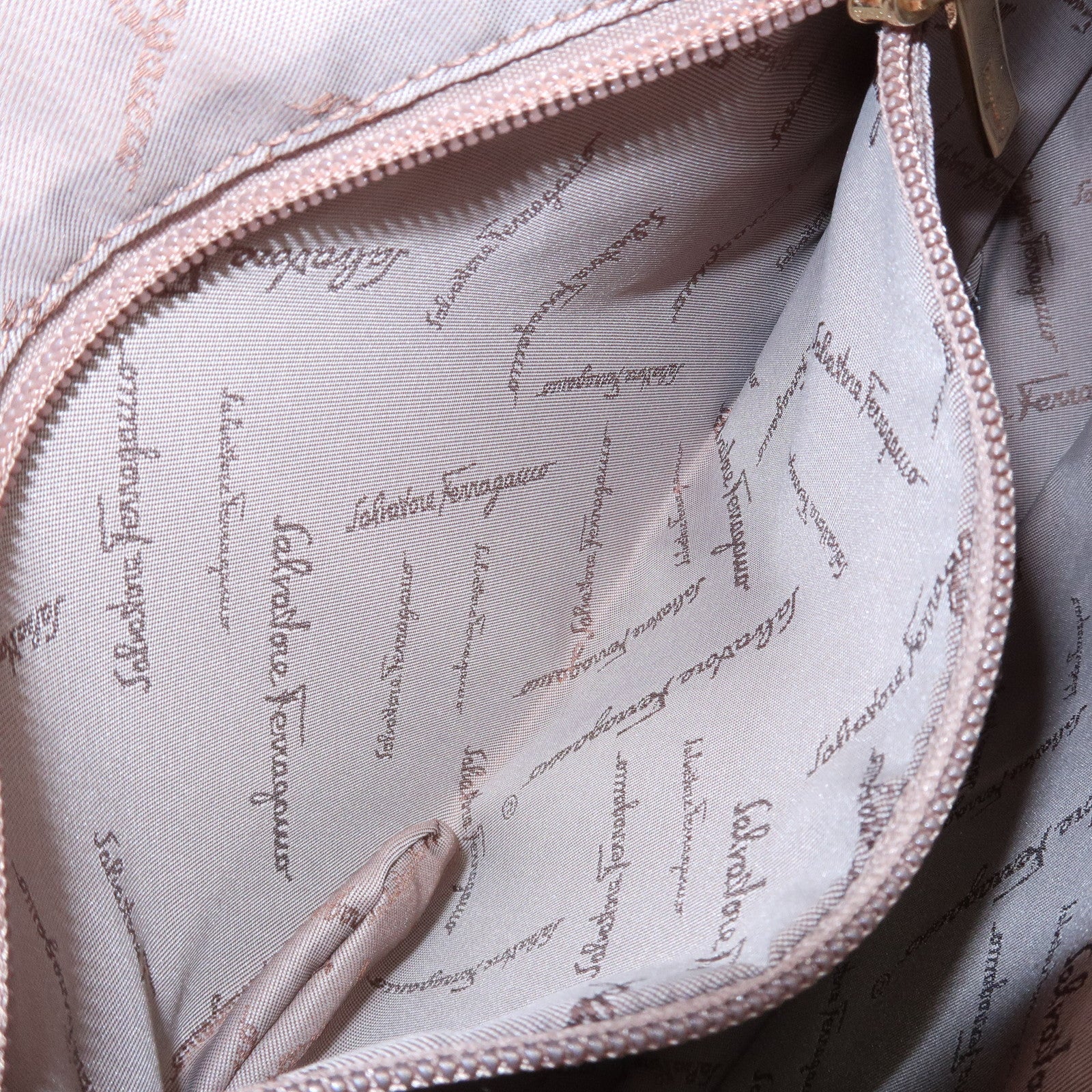 Ferragamo Gancini Leather Shoulder Bag Red