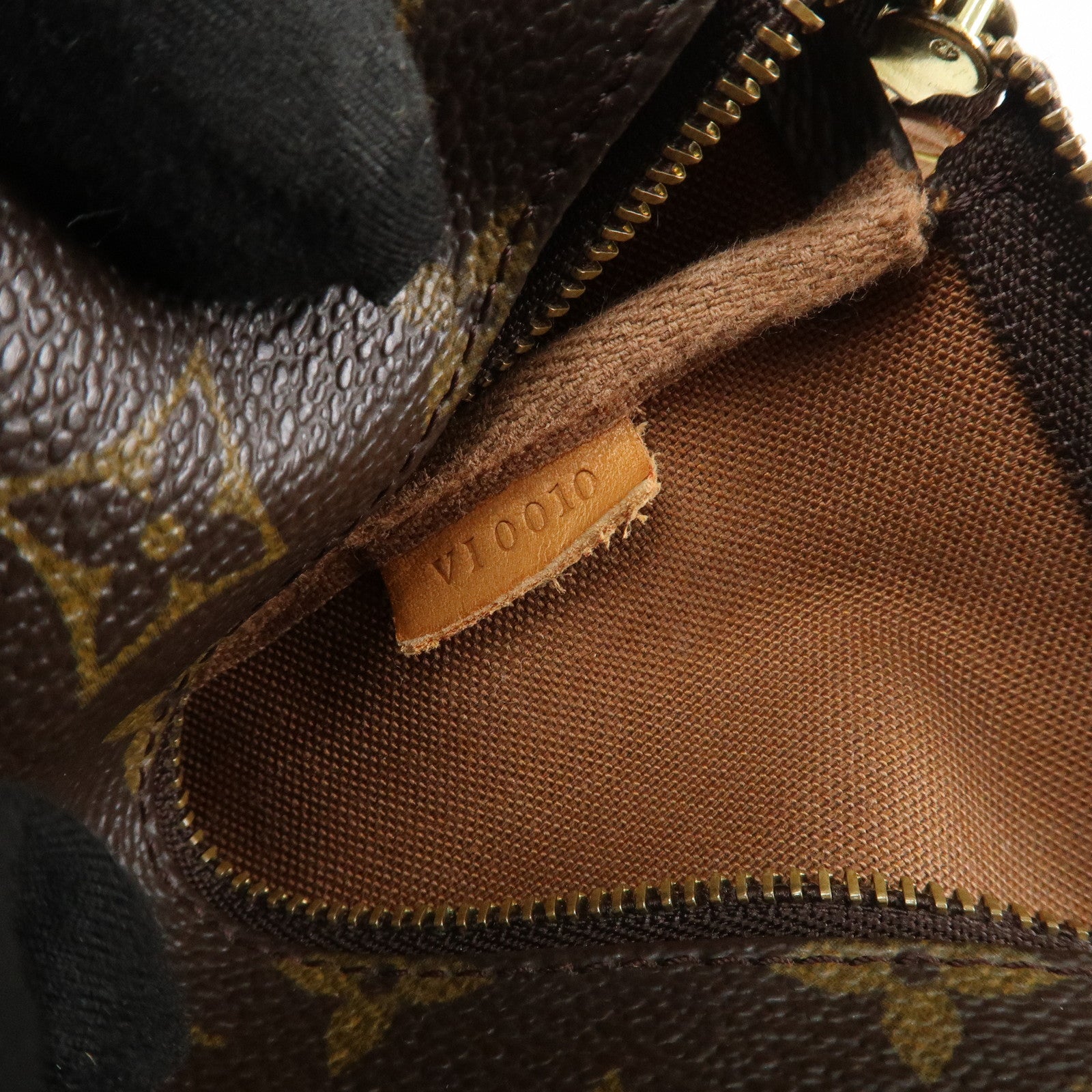 Louis Vuitton Monogram Pochette Accessoires Pouch Hand Bag M51980