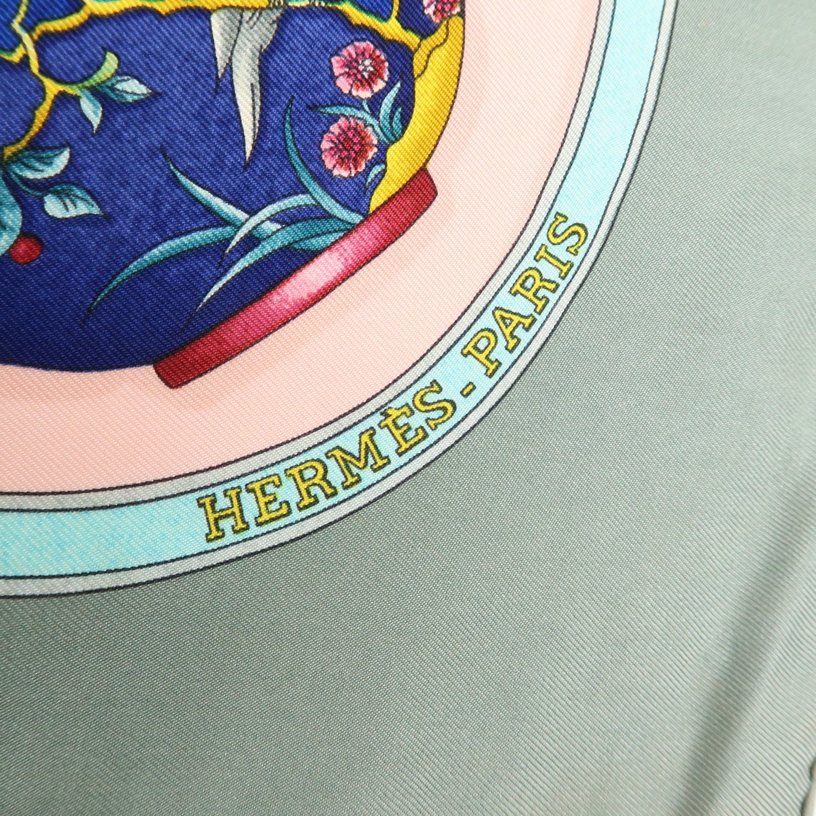 HERMES Carre 90 Silk 100% Scarf Pourvu qu'on ait l'ivresse Pink