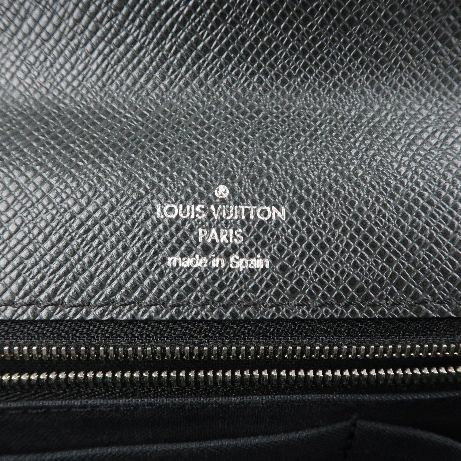 Louis Vuitton Taiga Veraiya Clutch Bag Ardoise M32592