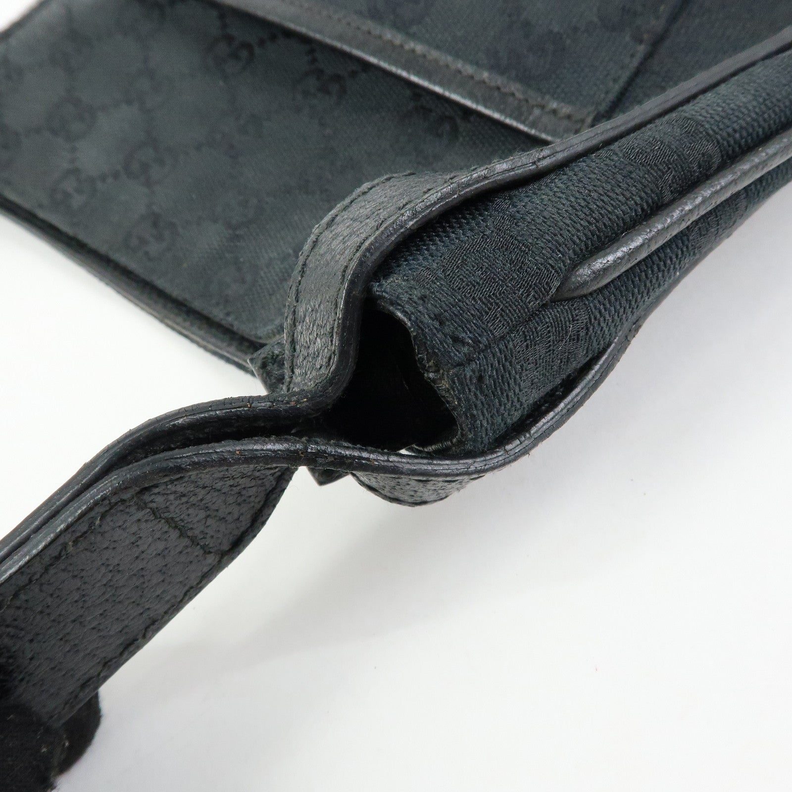 GUCCI GG Canvas Leather Shoulder Crossbody Bag Black 122793