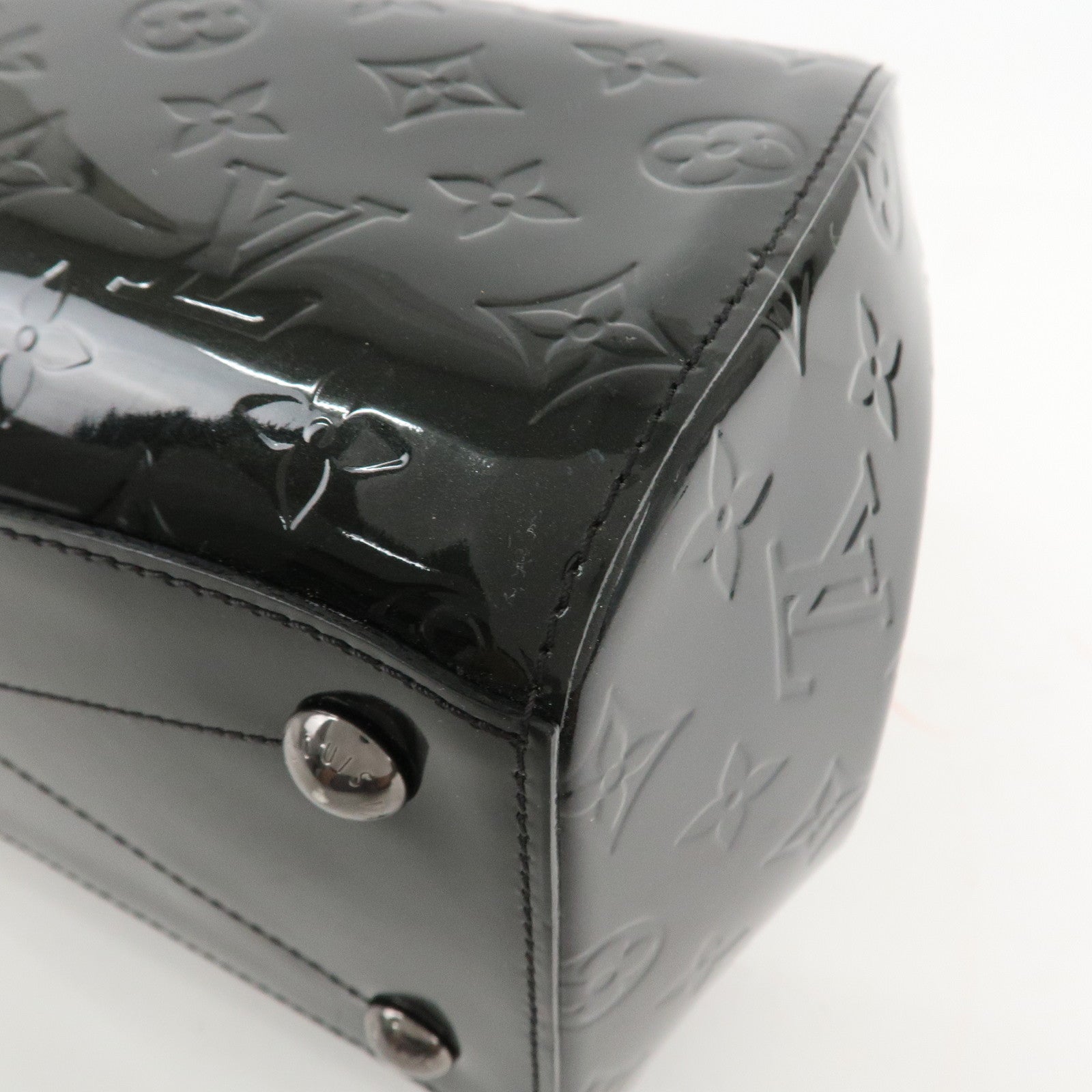 Louis Vuitton Monogram Vernis Leather Montana Hand Bag Noir M90060