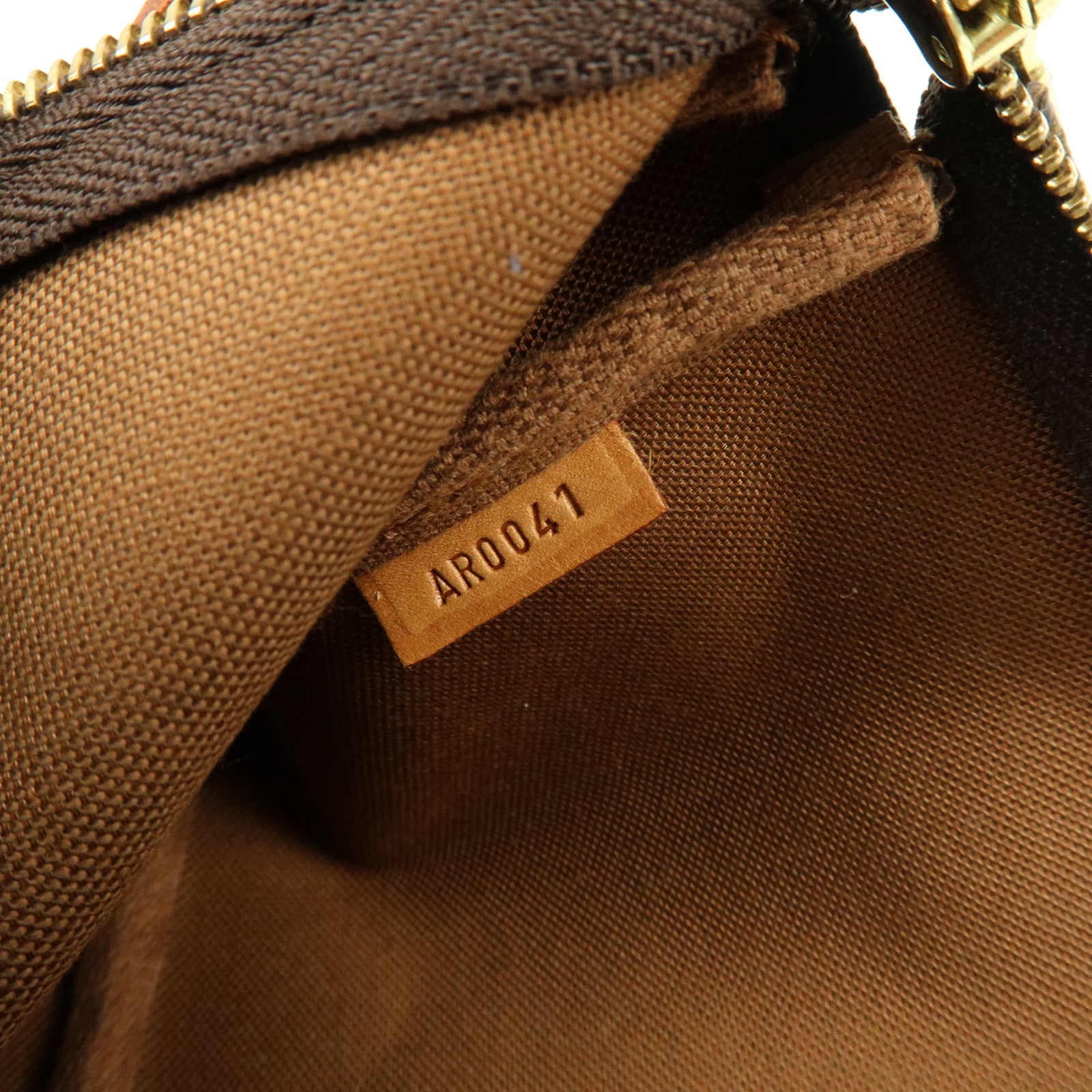 Louis Vuitton Monogram Pochette Accessoires Pouch Hand Bag M51980