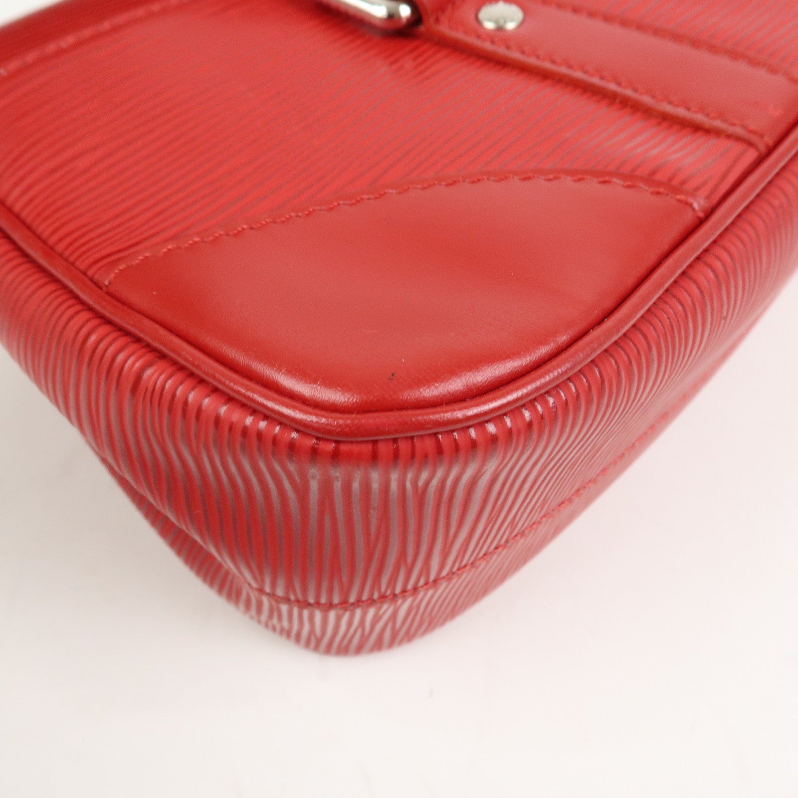 Louis Vuitton Epi Leather Segur PM Hand Bag Shoulder Bag M5882E