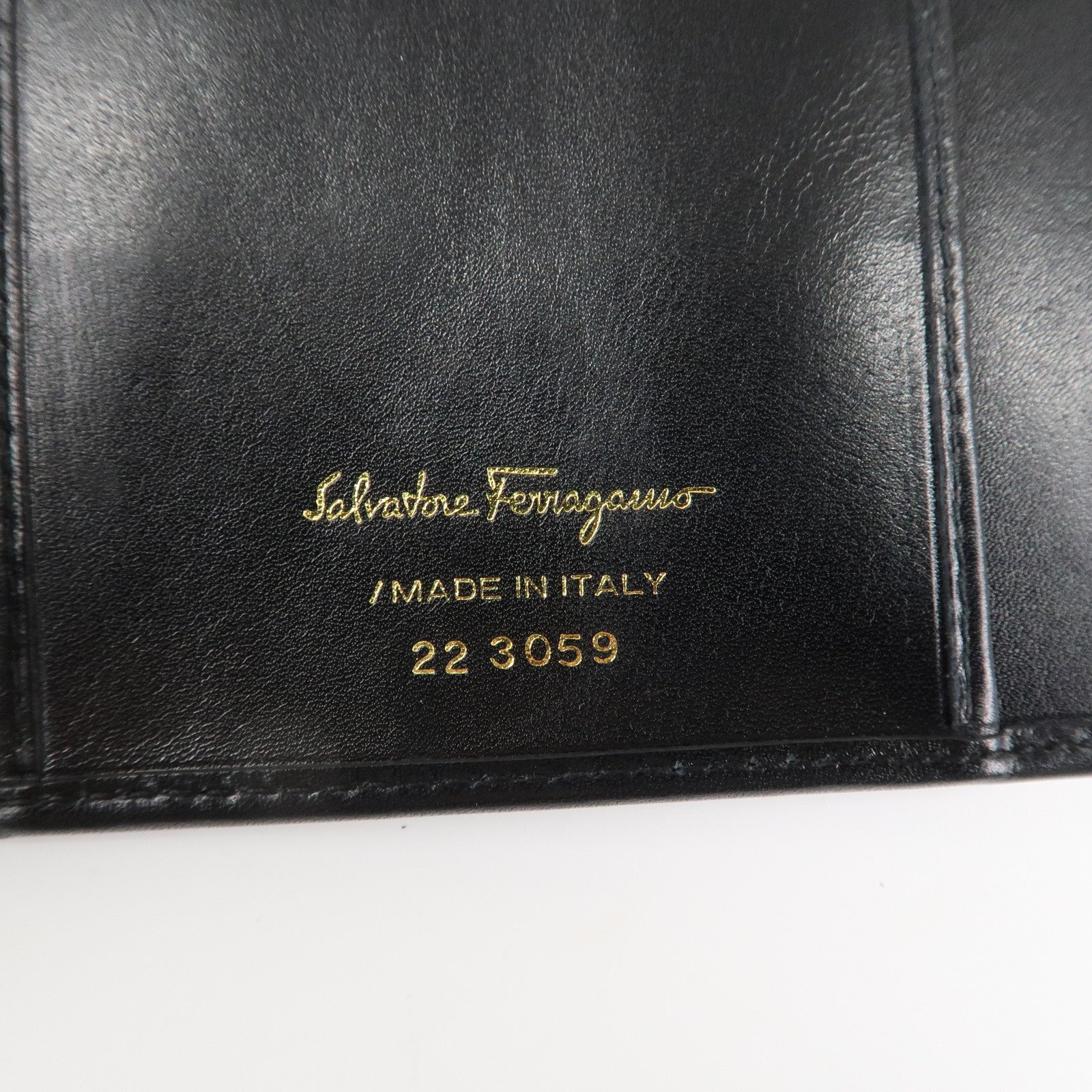 Ferragamo Vara Ribbon Leather Bi-fold Long Wallet Black Gold HDW Used