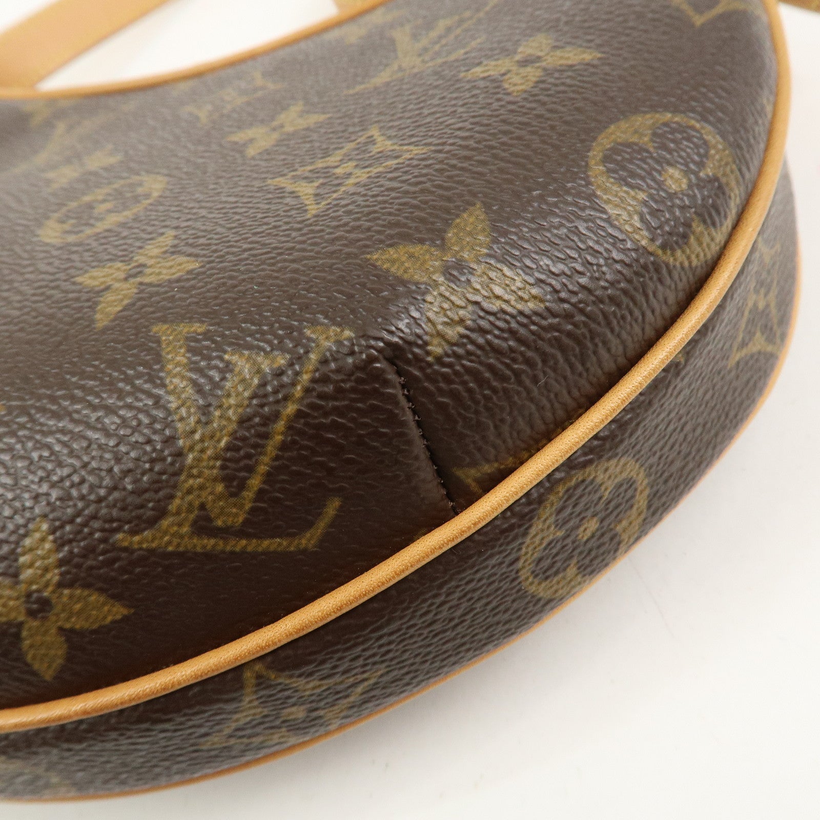 Louis Vuitton Monogram Pochette Croissant Shoulder Hand Bag M51510