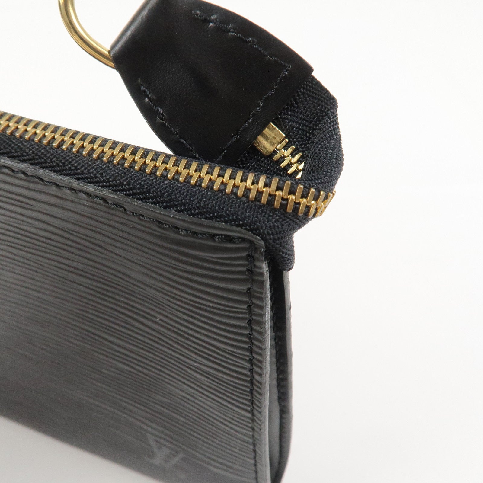 Louis Vuitton Epi Pochette Accessoires Pouch Noir Black M52982