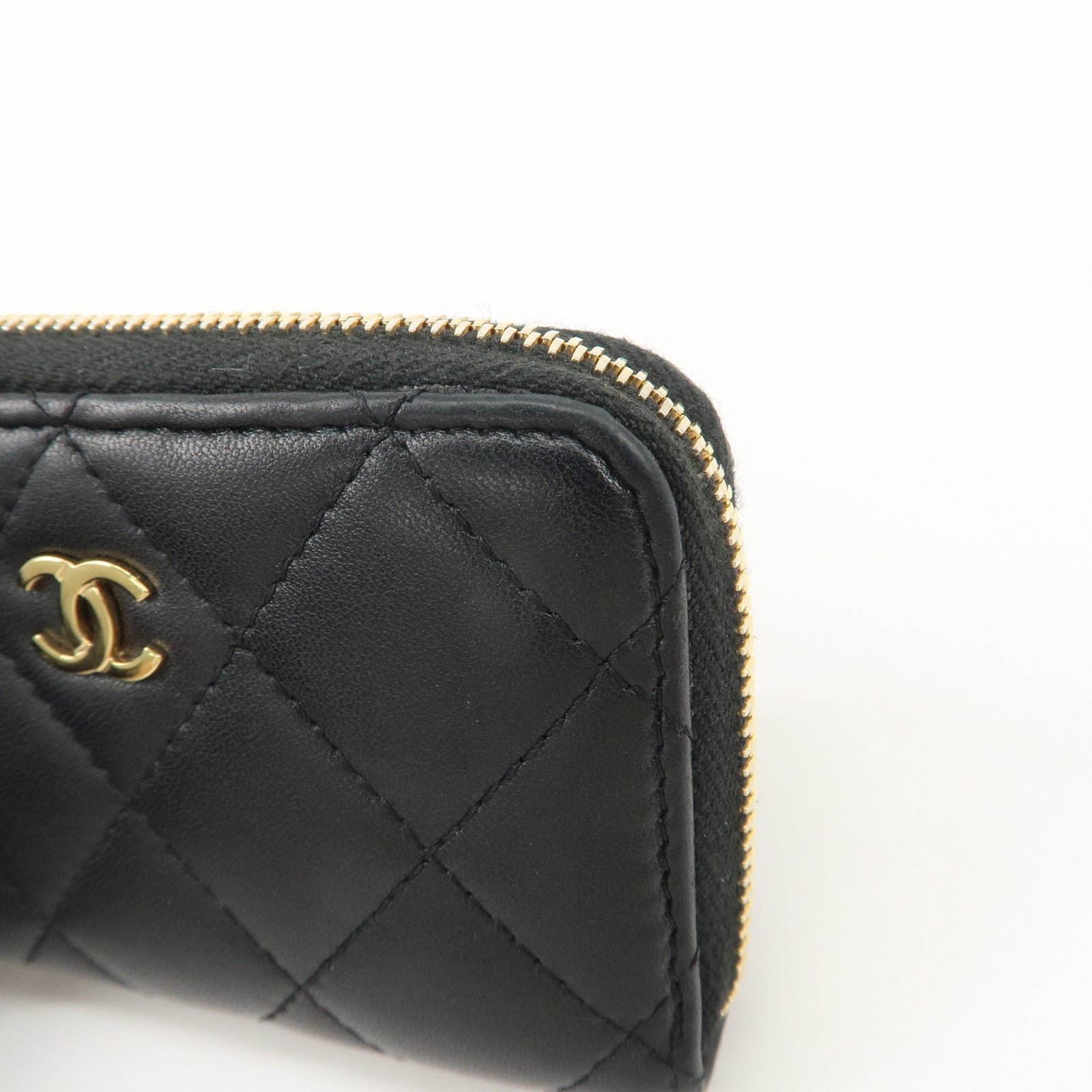 CHANEL Matelasse Lamb Skin Round Zippy Coin Case Black A84511 Used