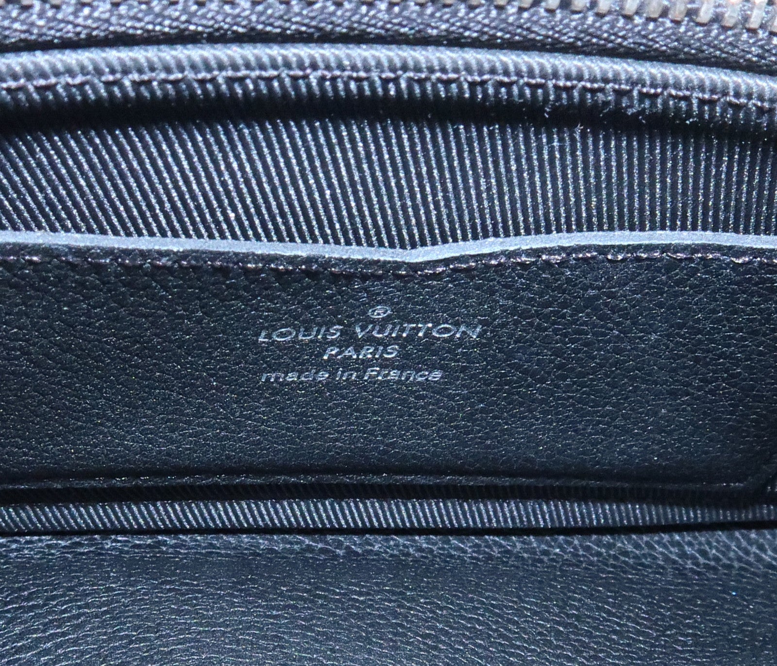 Louis Vuitton Portefeuille My Lockme Leather Wallet Noir M62530
