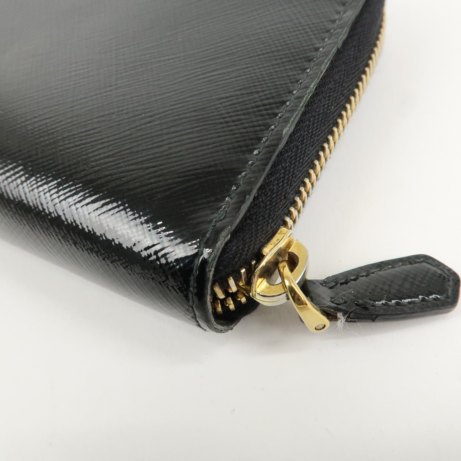 PRADA Logo Saffiano Vernis Leather Round Zipper Long Wallet 1ML506 Used