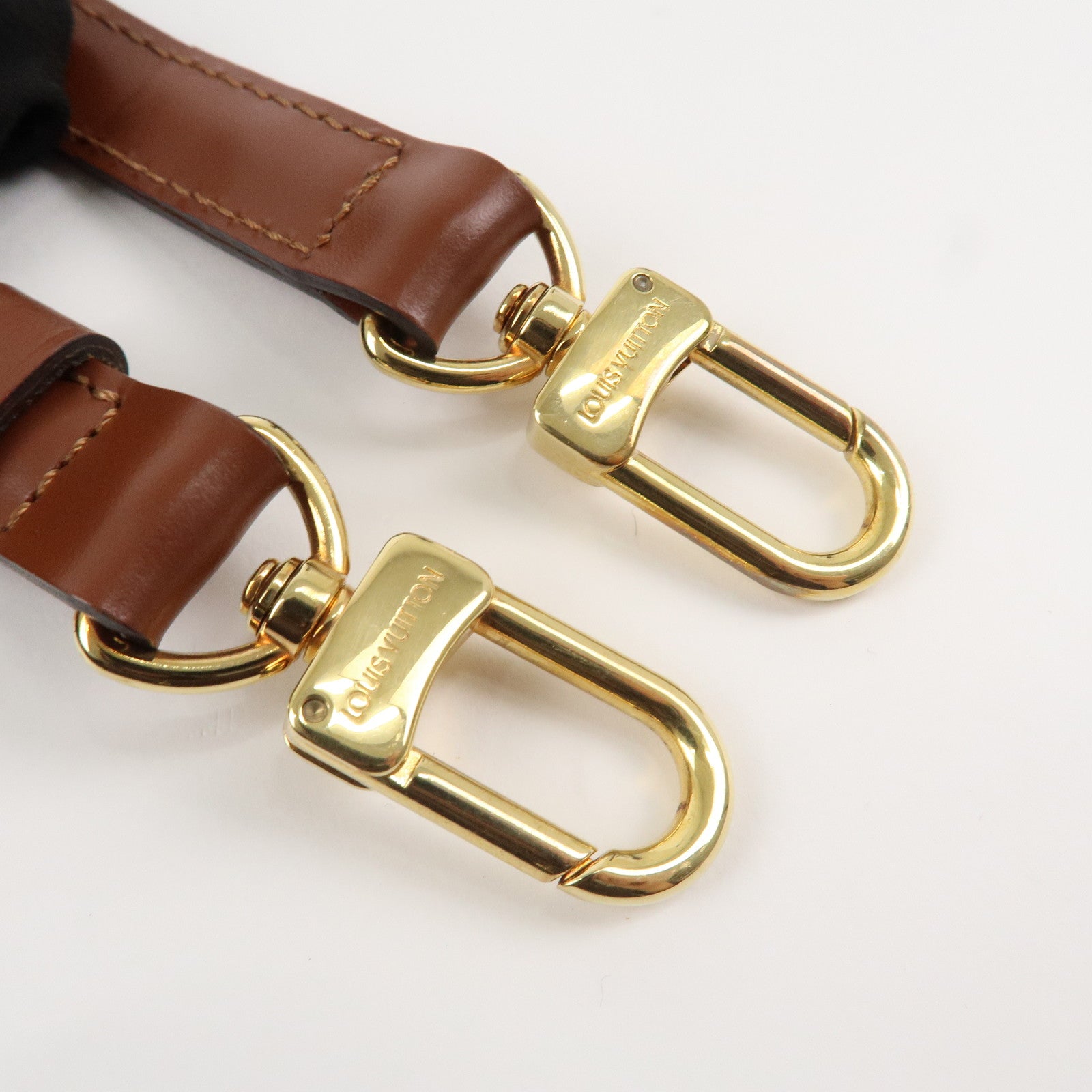 Louis Vuitton Adjustable Leather Shoulder Strap Brown 120cm Used