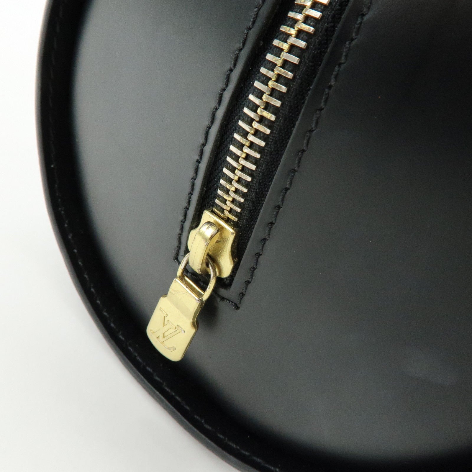 Louis Vuitton Epi Soufflot Shoulder Bag & Pouch Noir M52222