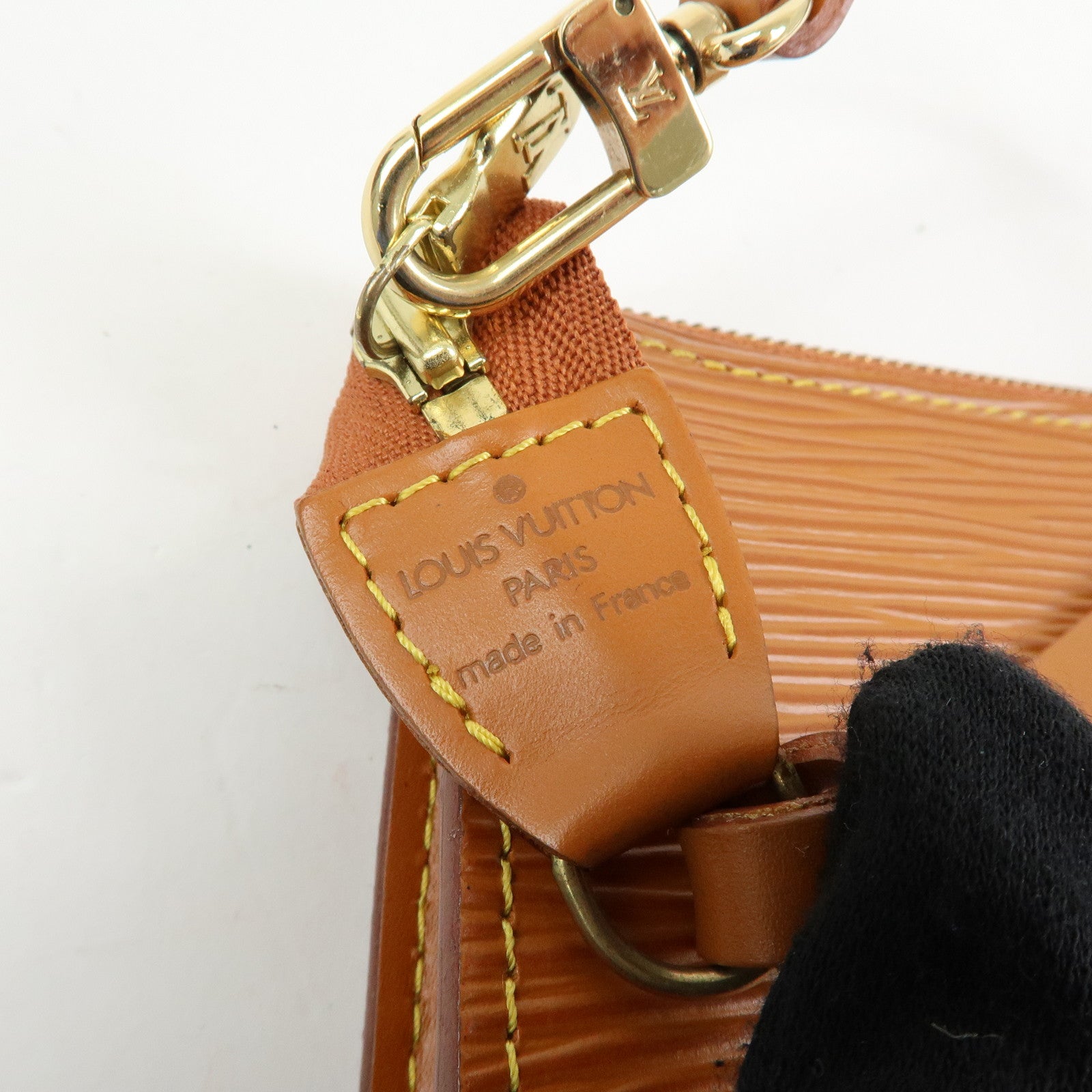 Louis Vuitton Epi Pochette Accessoires Pouch Zipang Gold M52948
