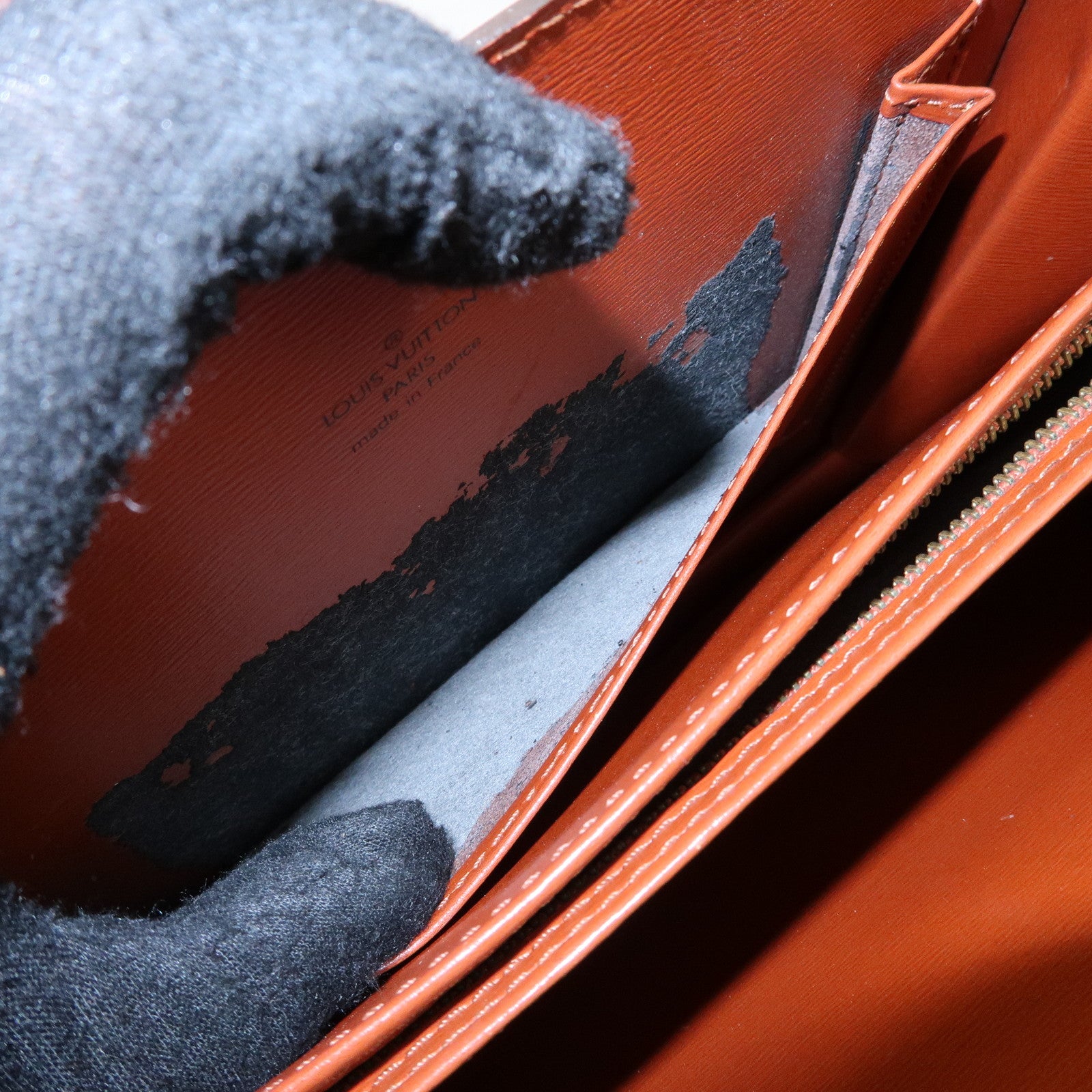 Louis Vuitton Epi Leather Capucines Shoulder Bag Kenya Brown M52343