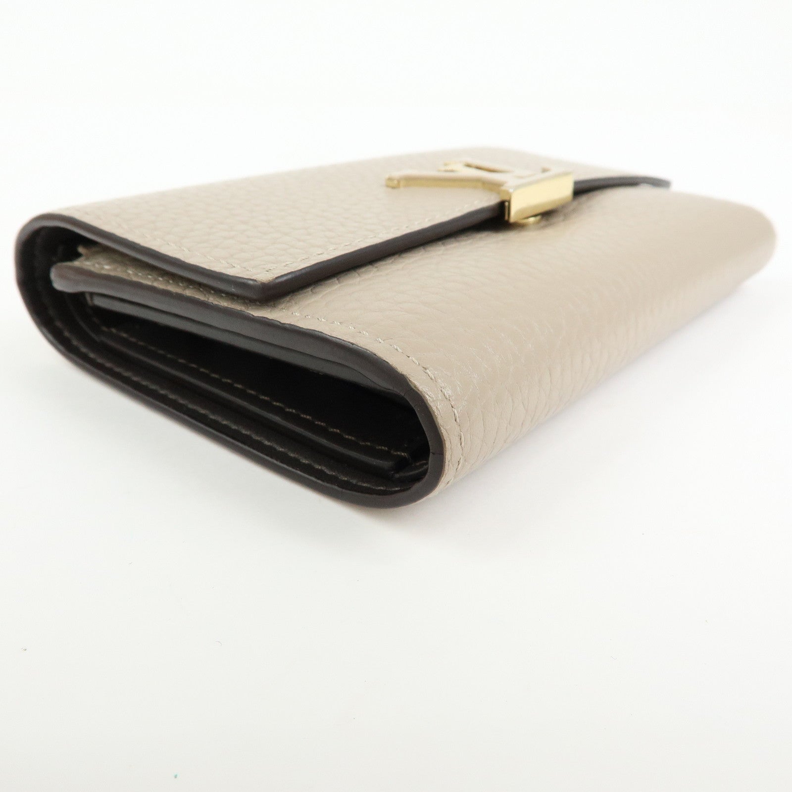 Louis Vuitton Portefeuille Capucines Compact Wallet Galet M62159