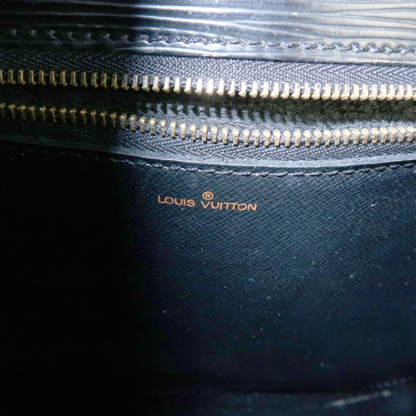 Louis Vuitton Epi Saint Cloud Shoulder Bag Black Noir M52192
