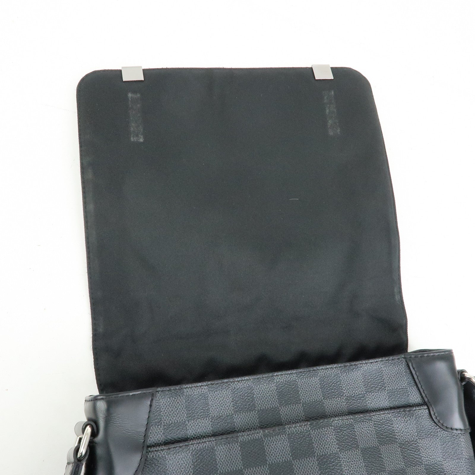 Louis Vuitton Damier Graphite District PM NM Crossbody Bag N41028