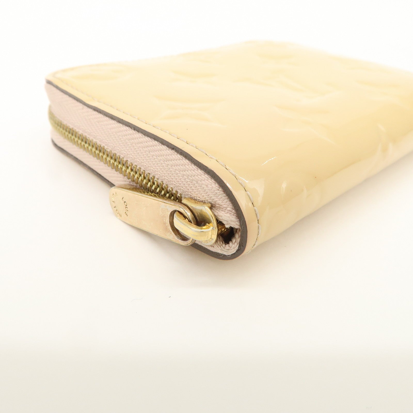 Louis Vuitton Monogram Vernis Leather Zippy Round Coin Case Dune M90203