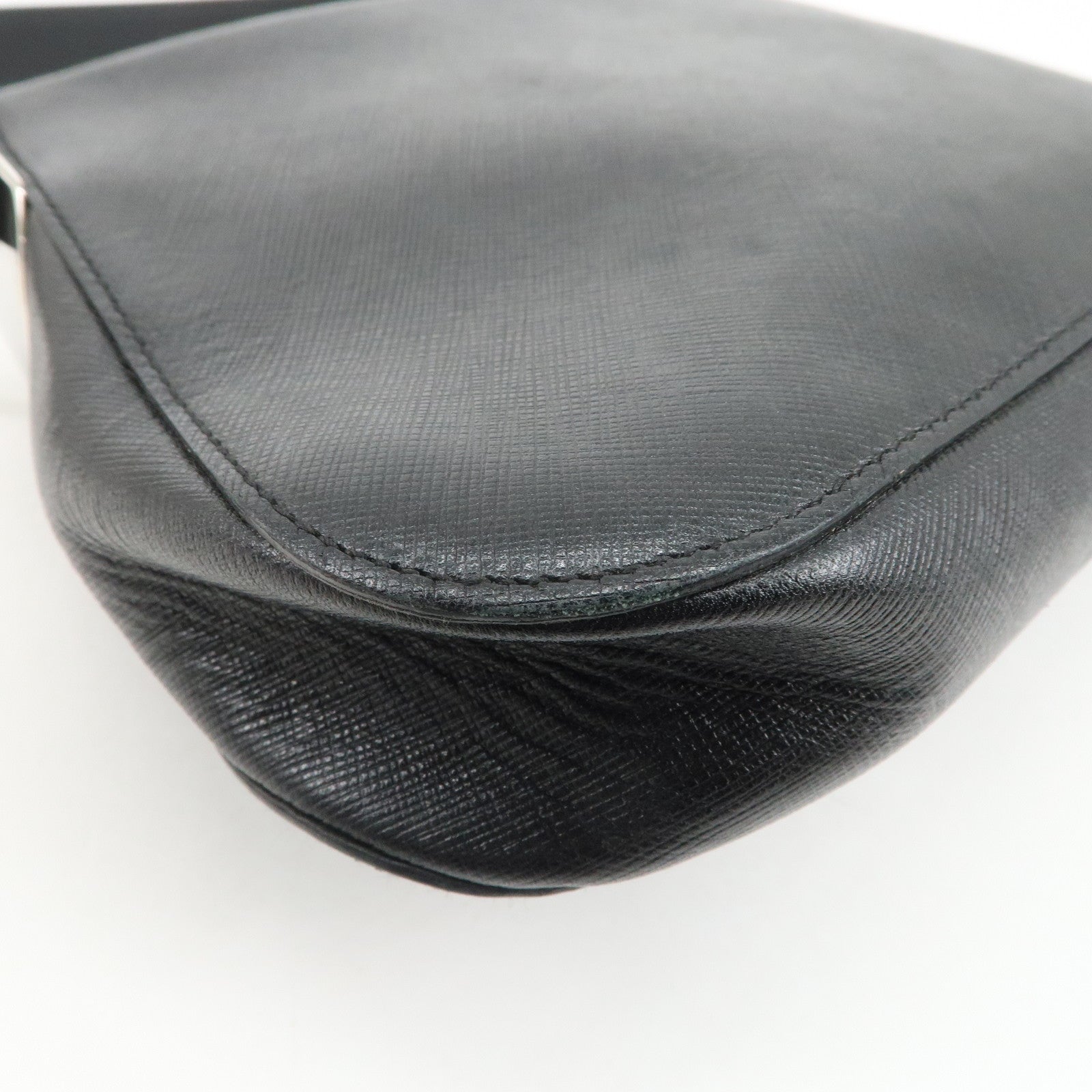 Ferragamo Gancini Leather Shoulder Bag Hand Bag Black Silver HDW