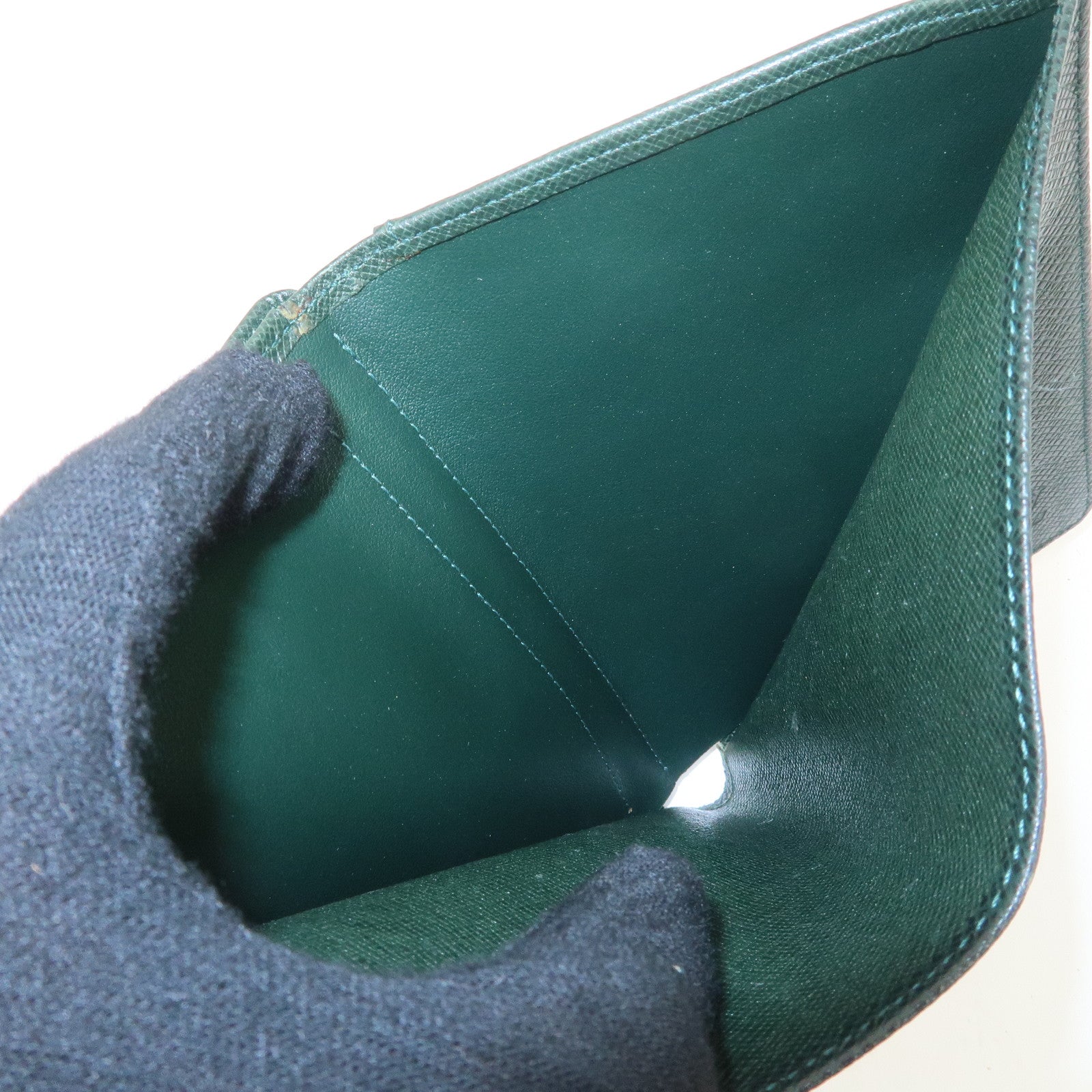Louis Vuitton Taiga Leather Pass Case Card Case Epicea Used