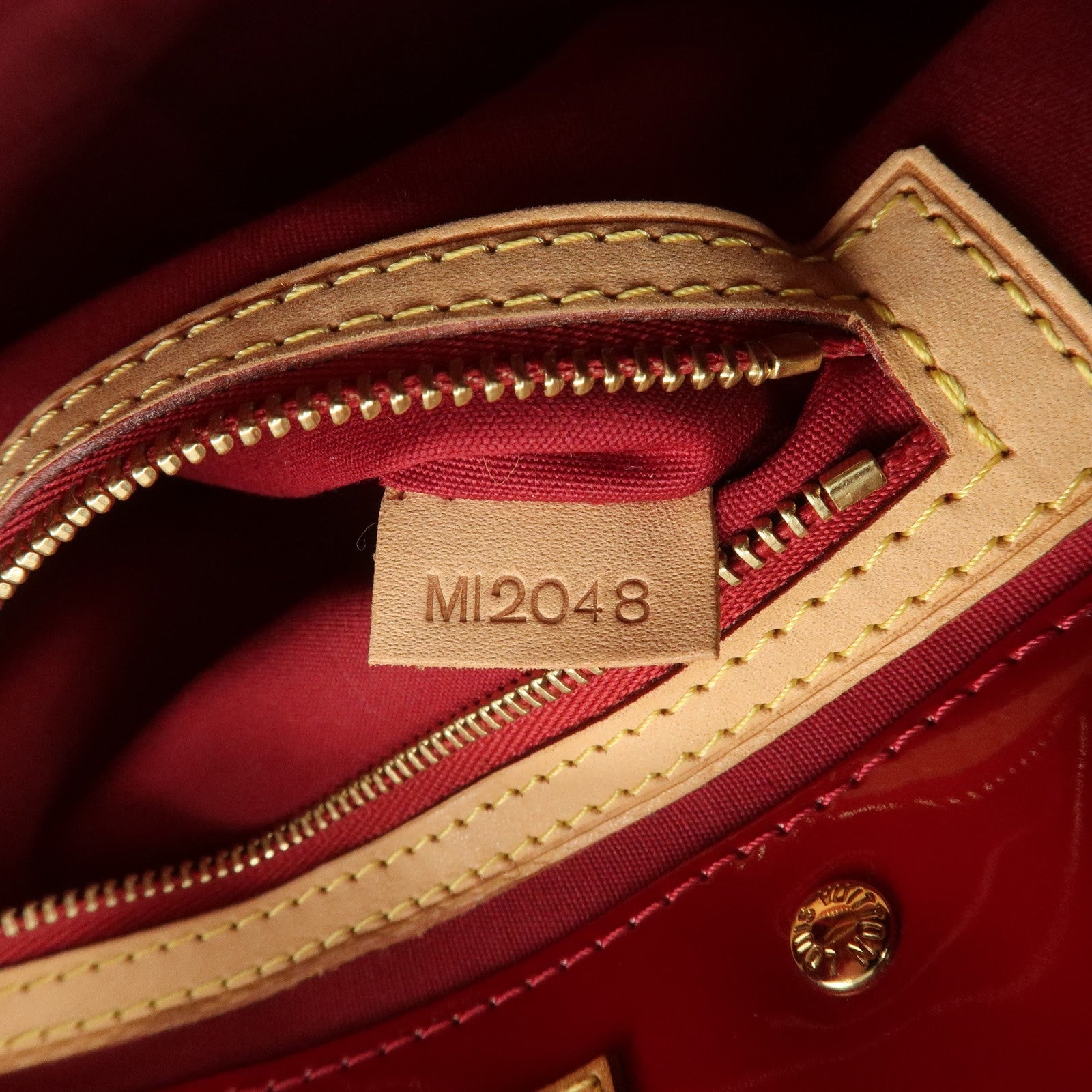 Louis Vuitton Vernis Lead PM Hand Bag Pomme d'Amour M91990