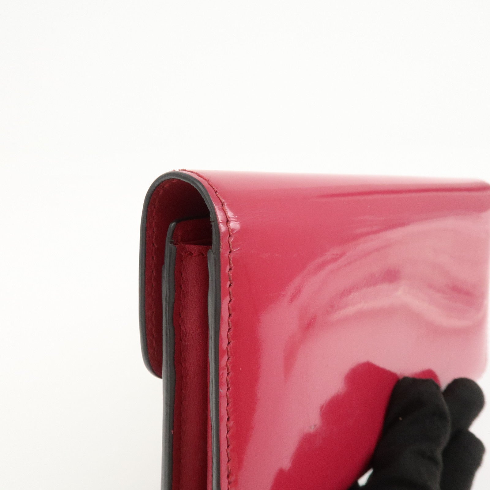 GUCCI Guccissima Interlocking G Patent Leather Wallet Pink 369663