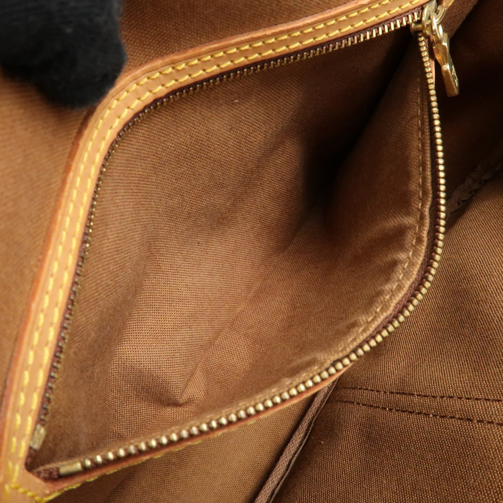 Louis Vuitton Monogram Gibeciere MM Shoulder Bag M42247
