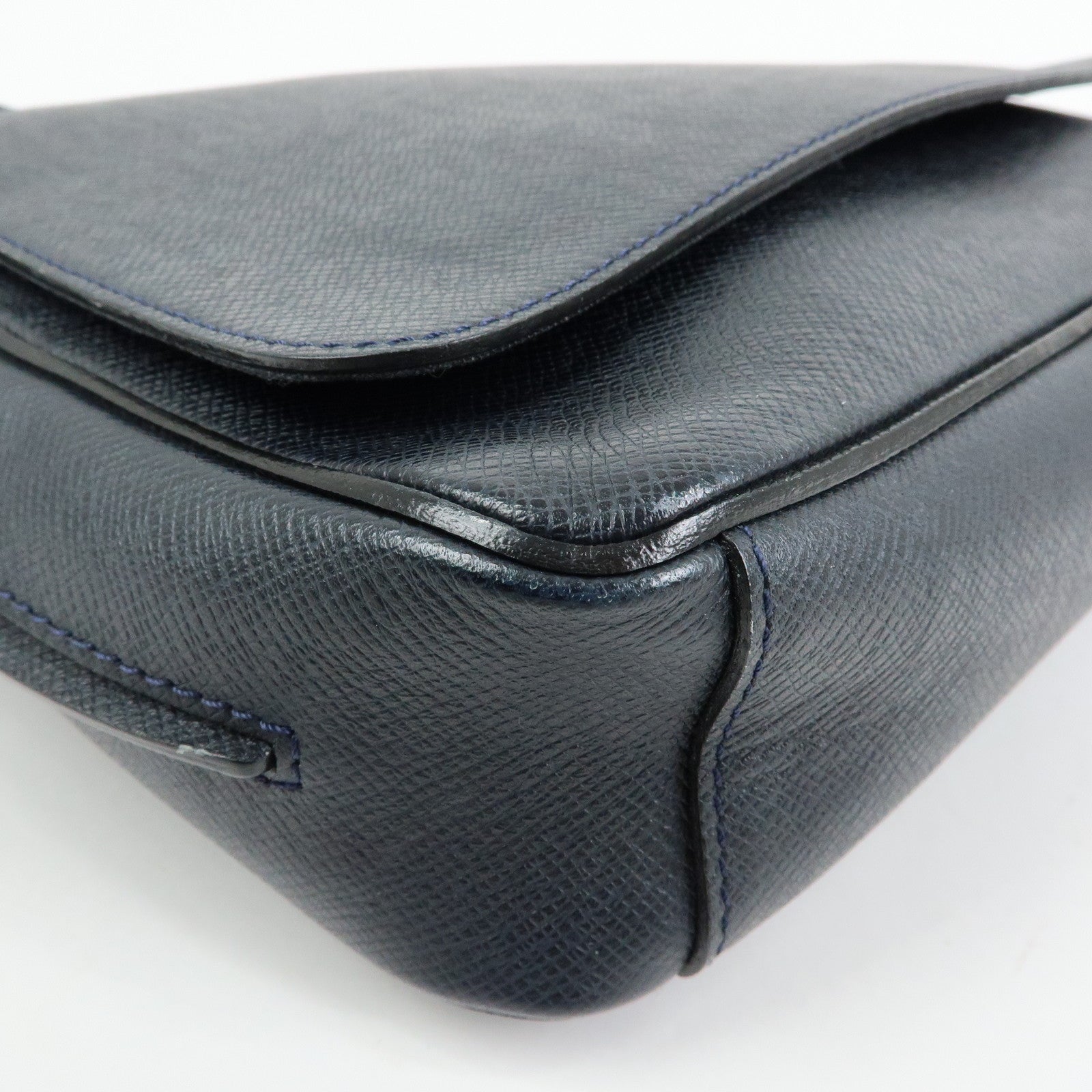 Louis Vuitton Taiga Leather Shoulder Crossbody Bag Boreal M32632