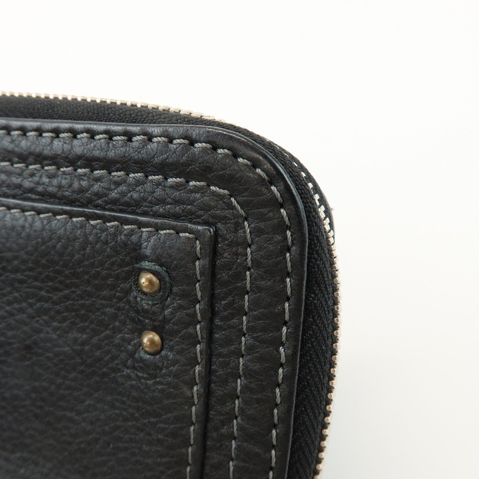 Chloe Logo Leather Round Zippy Compact Wallet Black