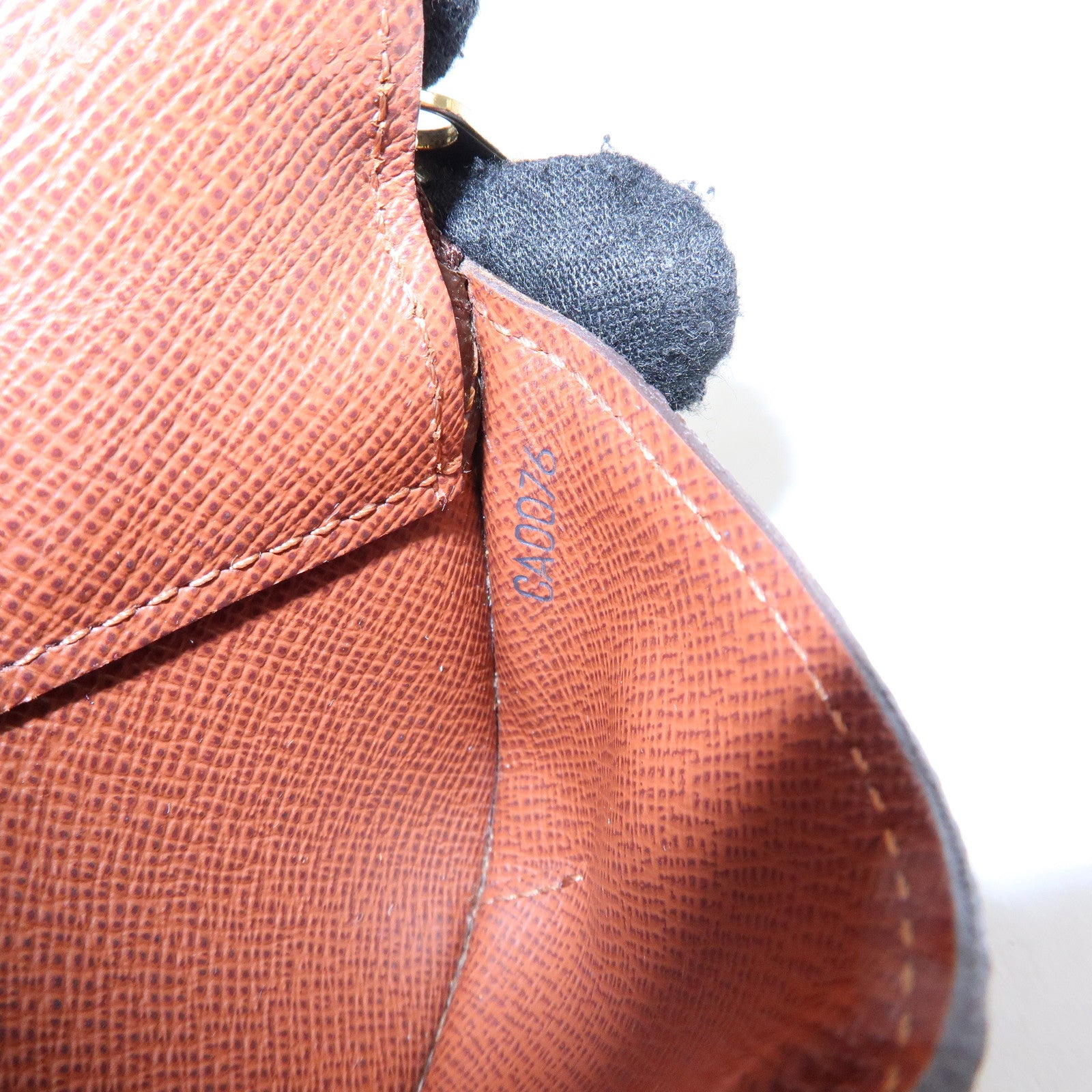 Louis Vuitton Monogram Porte Monnaie Shilling Coin Case M60025