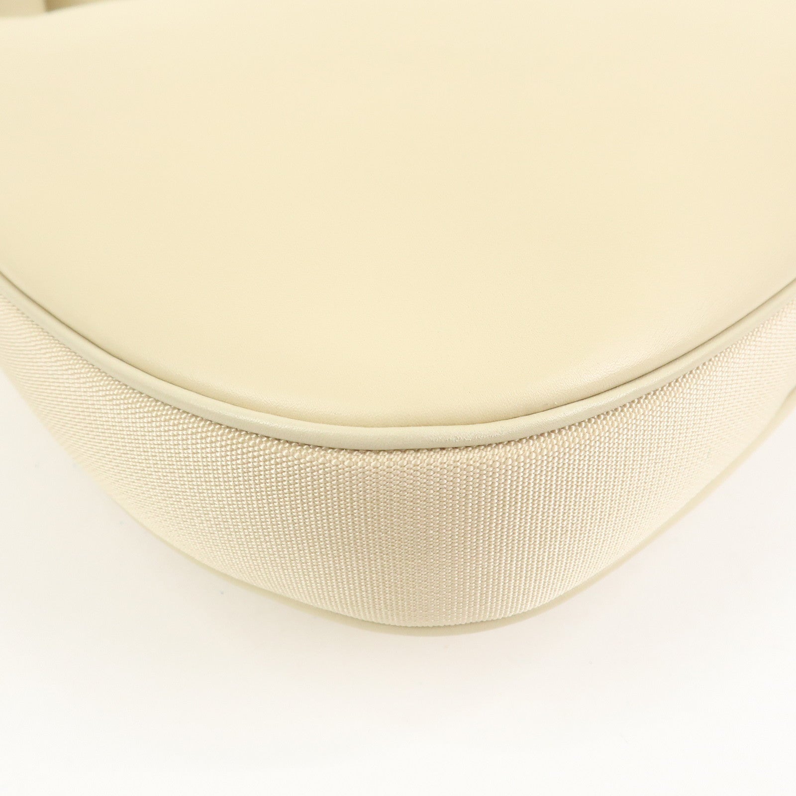 GUCCI Leather Shoulder Bag Ivory 001.3315