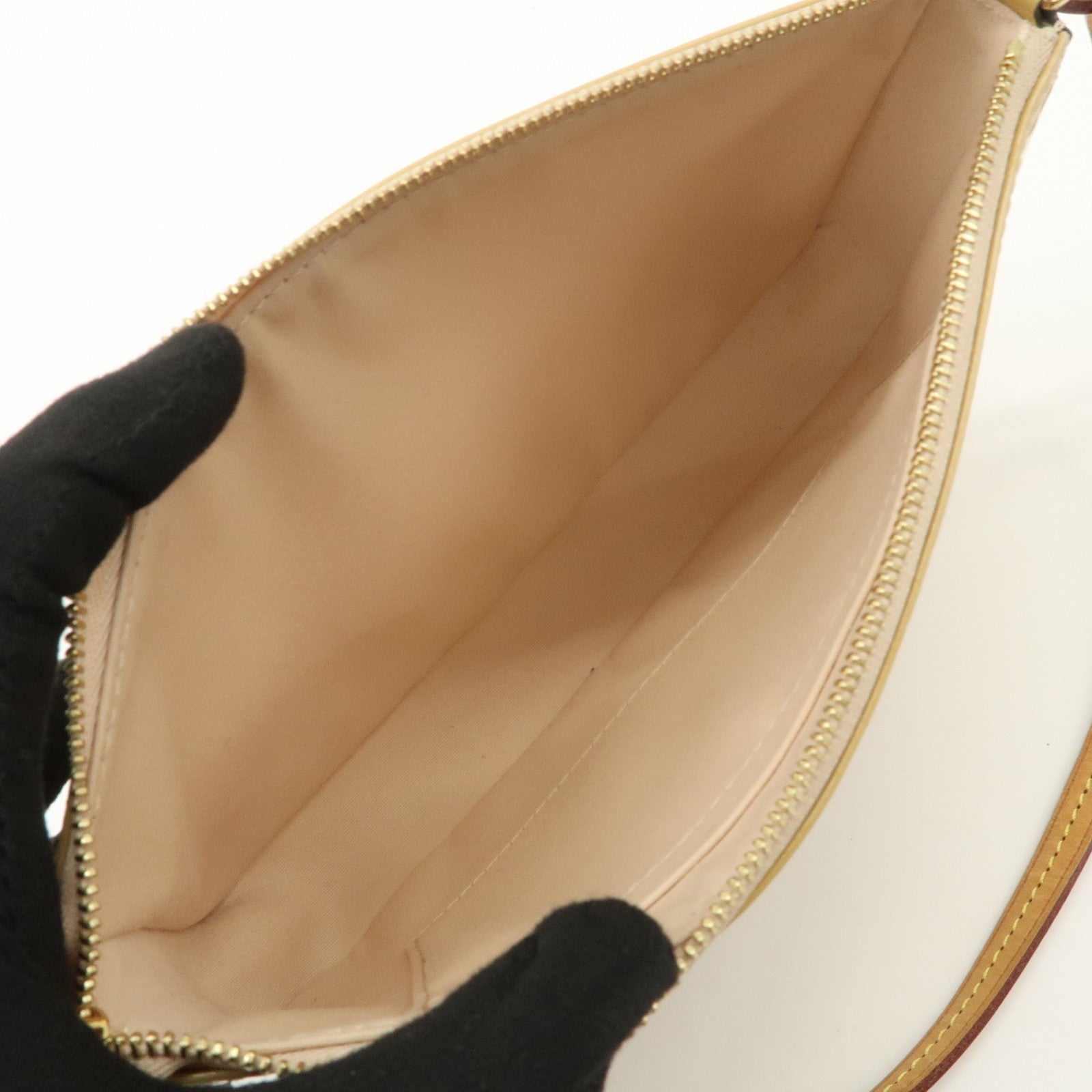Louis Vuitton Monogram Vernis Pochette Accesoires Dune M90196