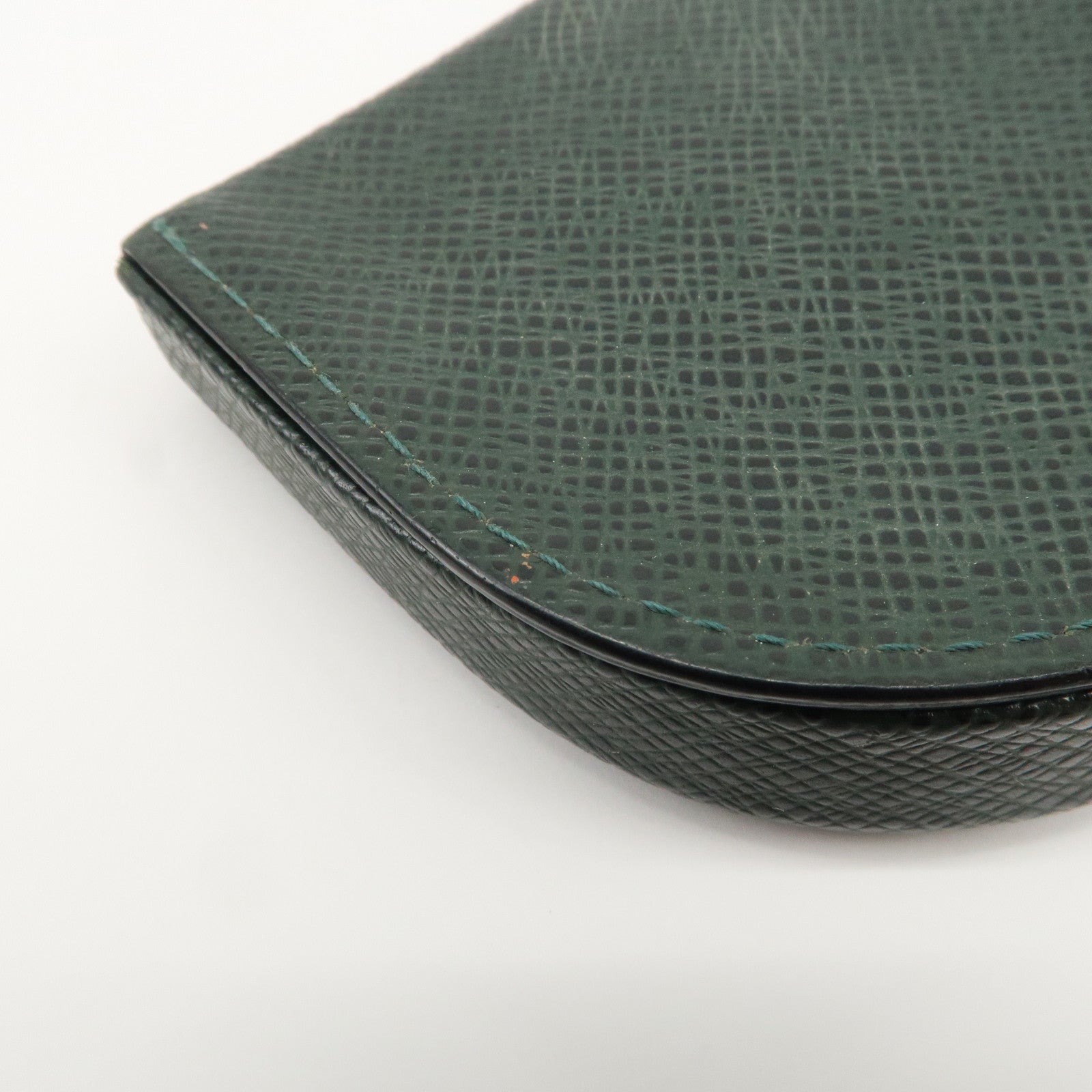 Louis Vuitton Taiga Porte Monnaie Cuvette Coin Case Epicea M30374