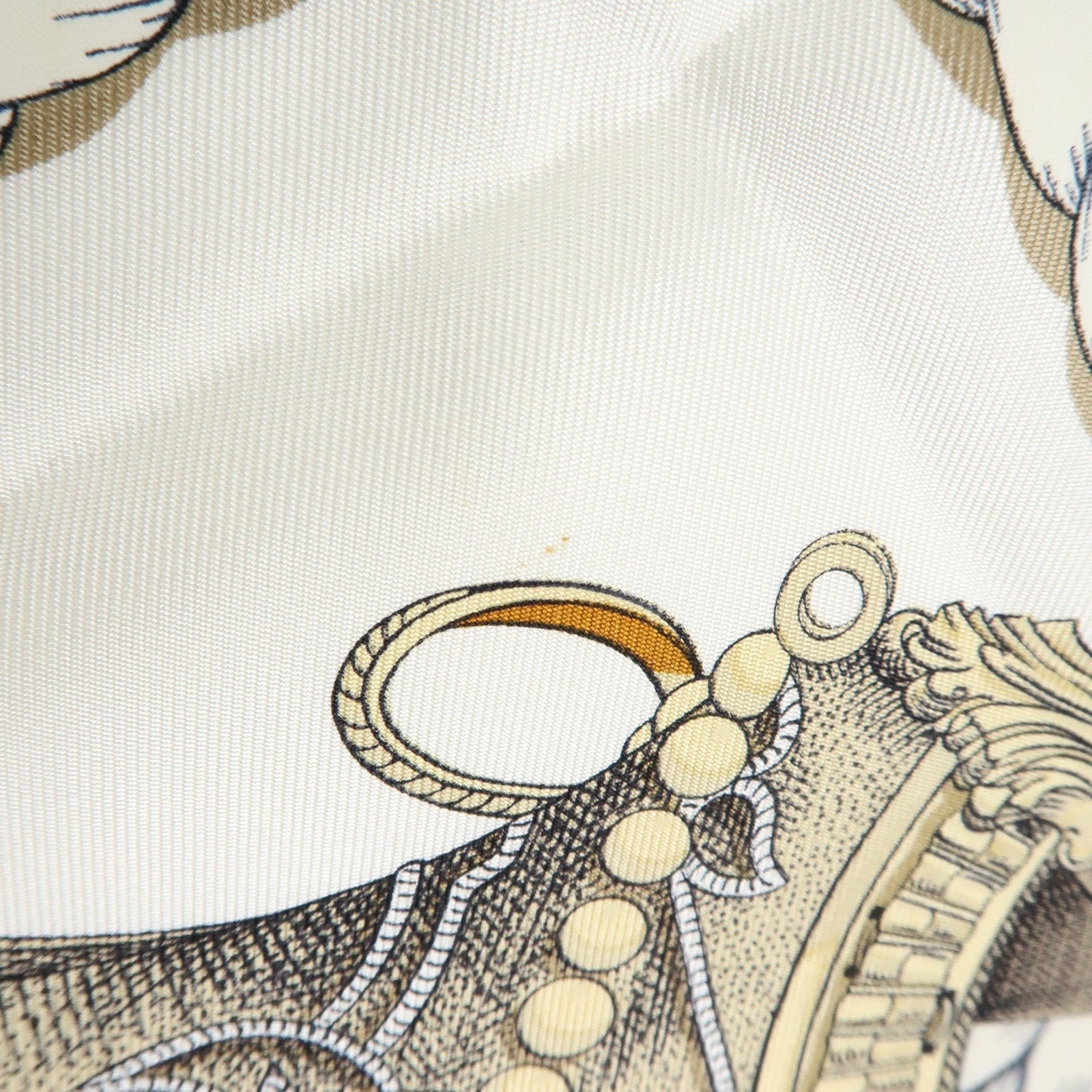 HERMES Carre 90 Silk 100% Scarf GRAND APPARAT White Beige