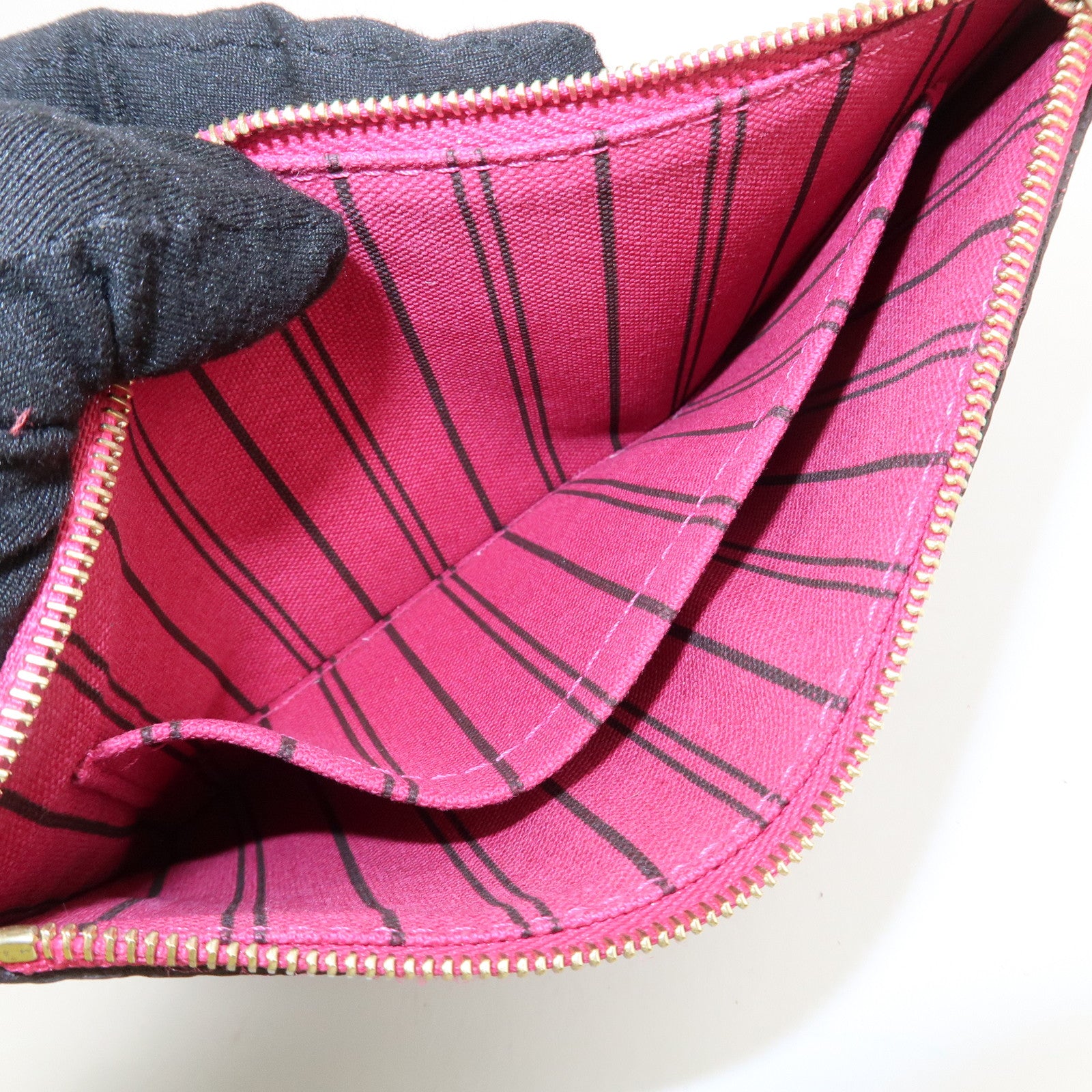 Louis Vuitton Monogram Neverfull PM Pouch Pivoine Used