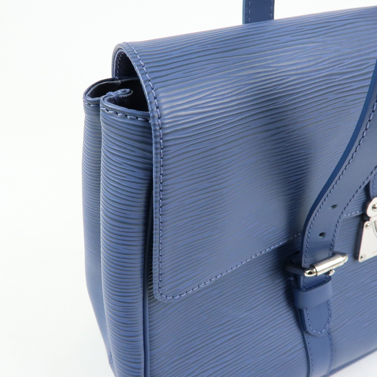 Louis Vuitton Epi Leather Segur MM Shoulder Bag Myrtille M5886G