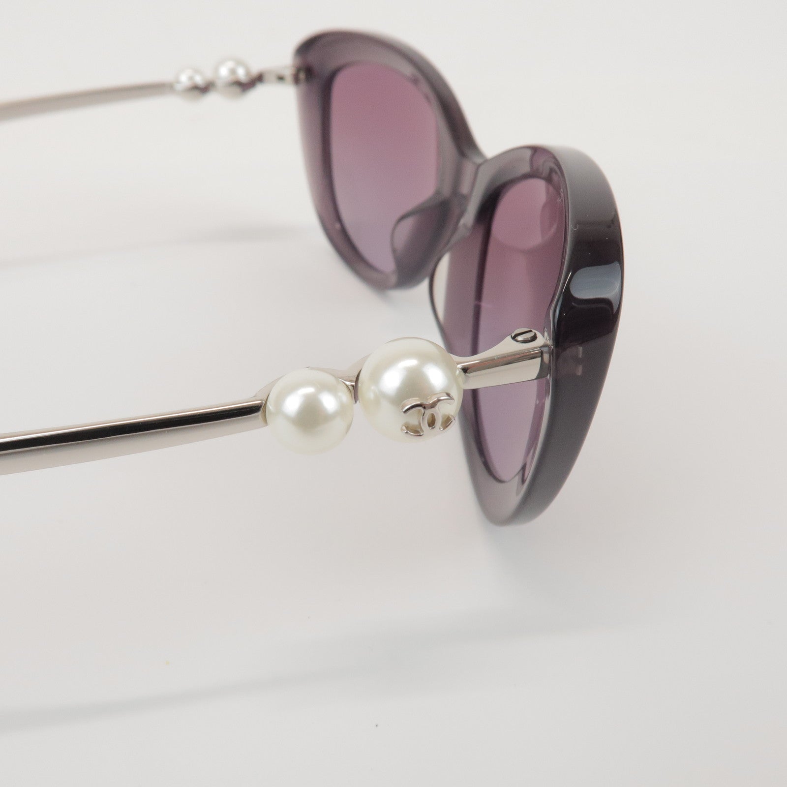 CHANEL Plastic Faux Pearl Cat-Eye Sunglasses 55□19 Purple 5340-H-A