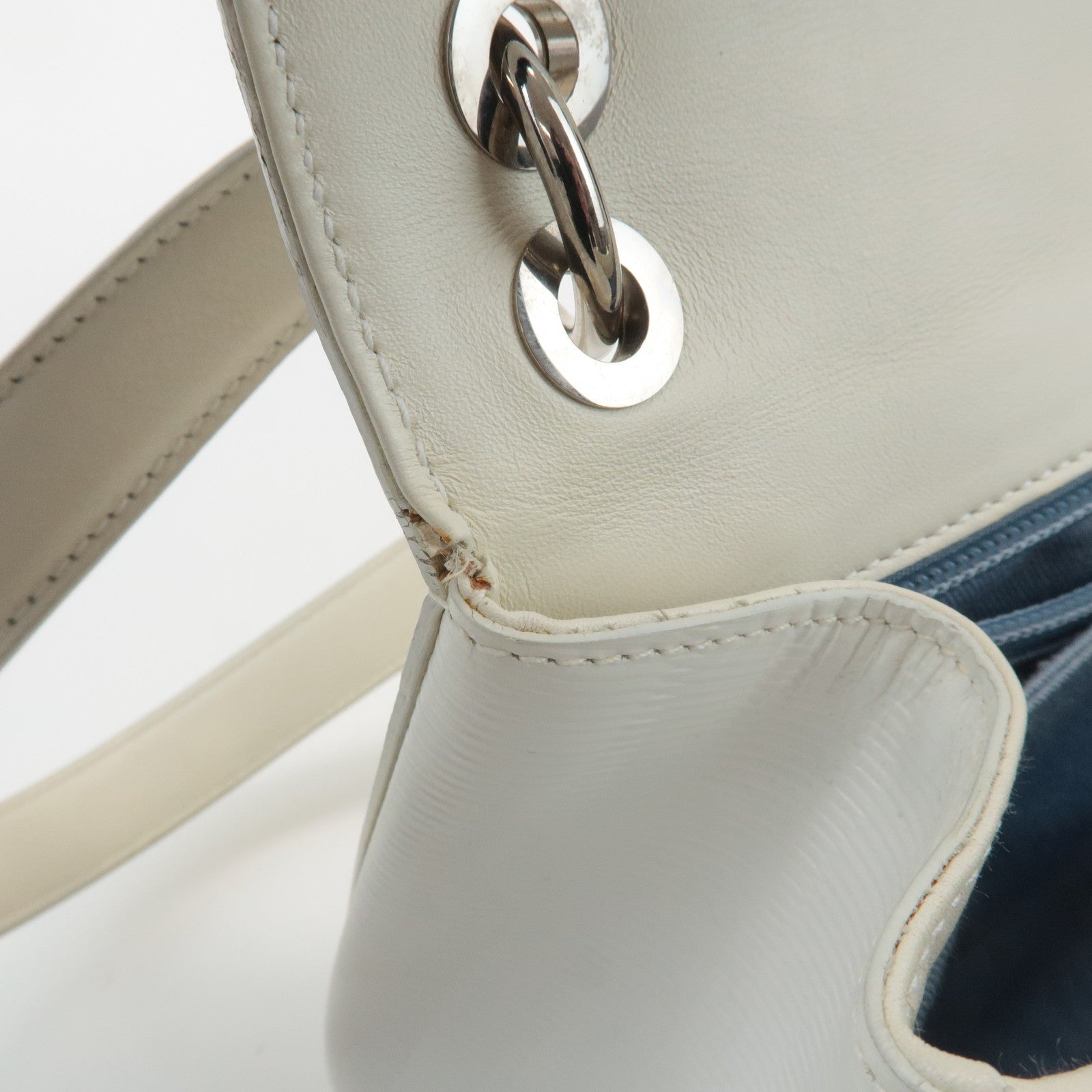 Ferragamo Gancini Leather Shoulder Bag White Silver HDW Used