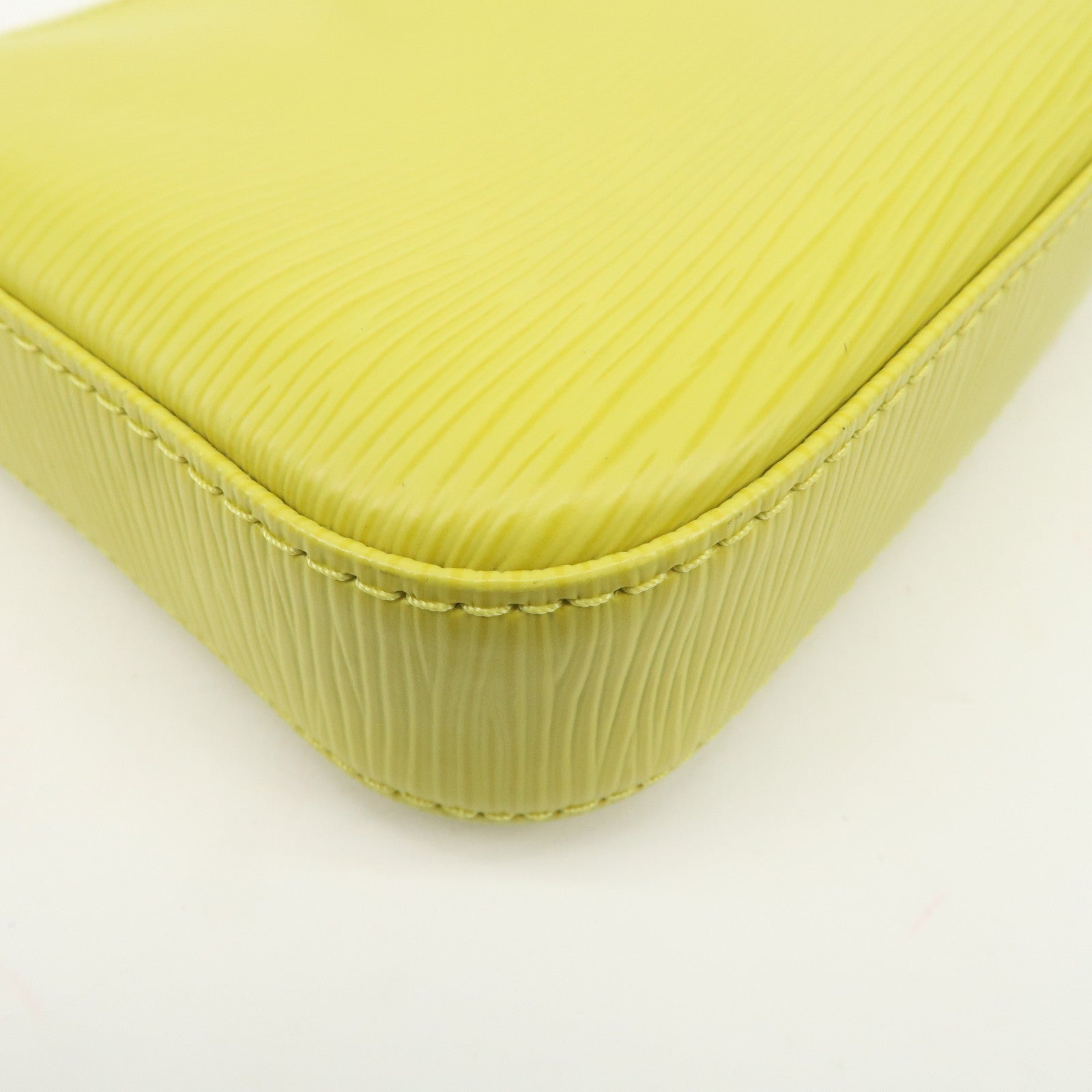 Louis Vuitton Epi Pochette Accessoires Pouch Pistache M40975