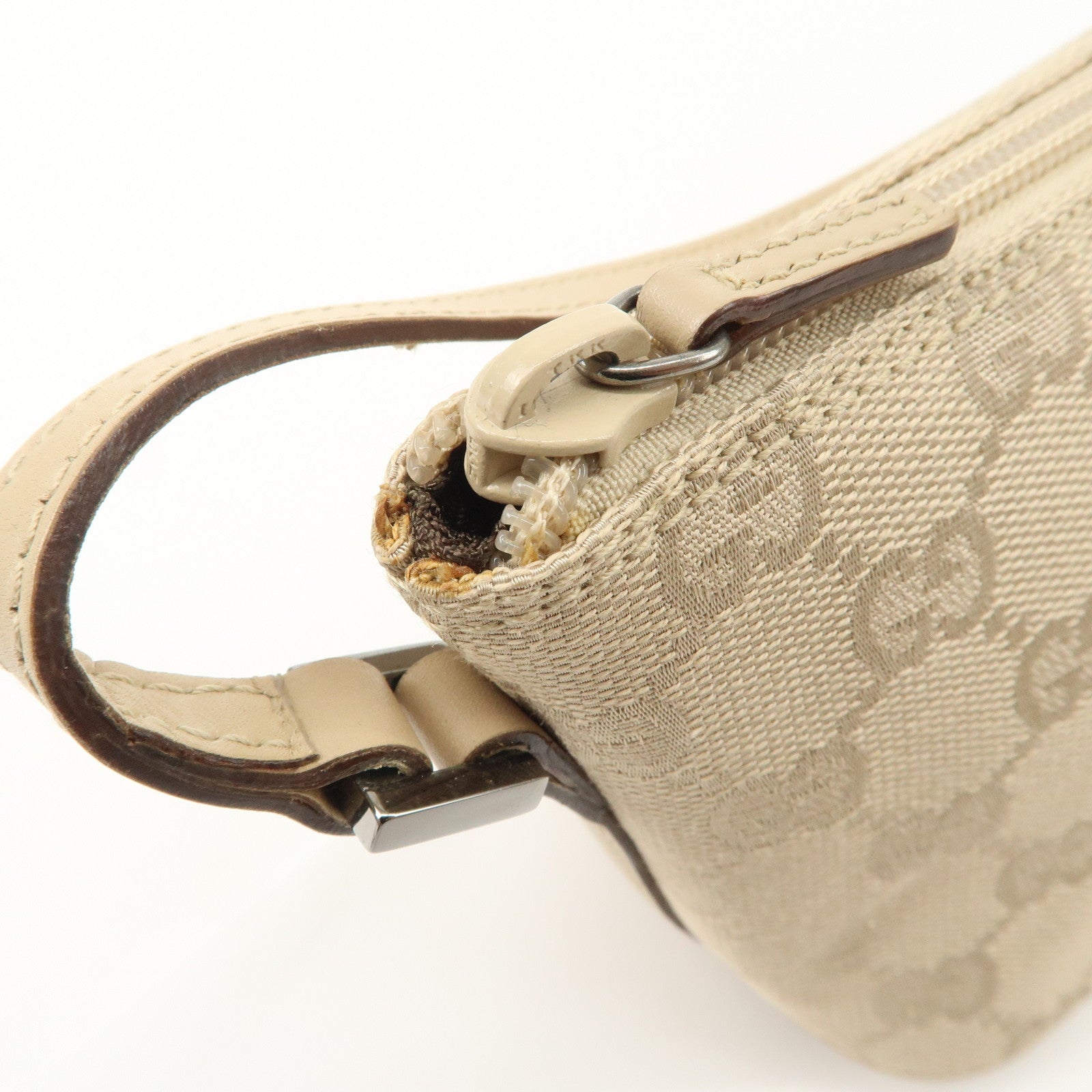 GUCCI Boat Bag GG Canvas Leather Hand Bag Pouch Beige 07198 Used