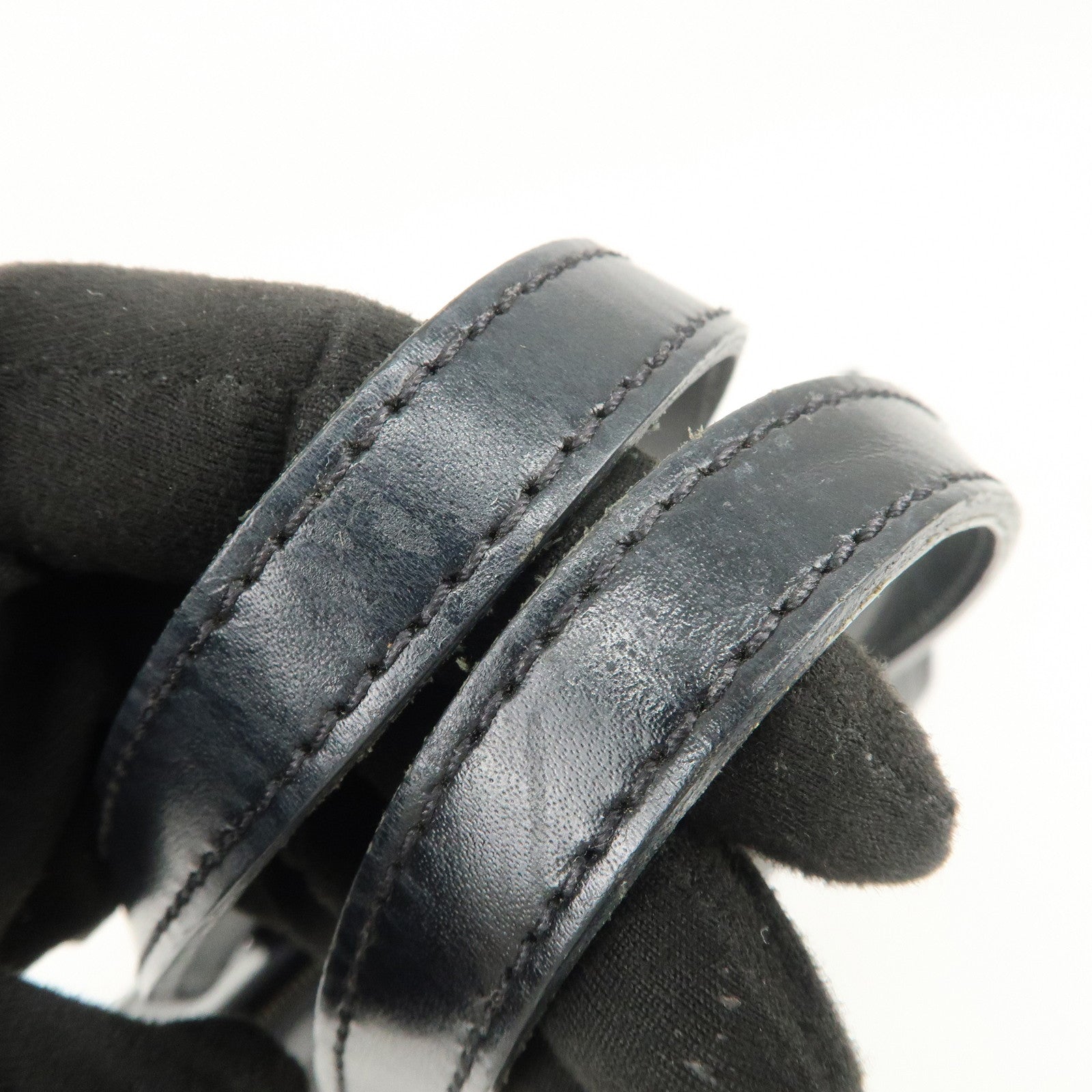 Louis Vuitton Epi Leather Madeleine PM Hand Bag Noir Black M59332