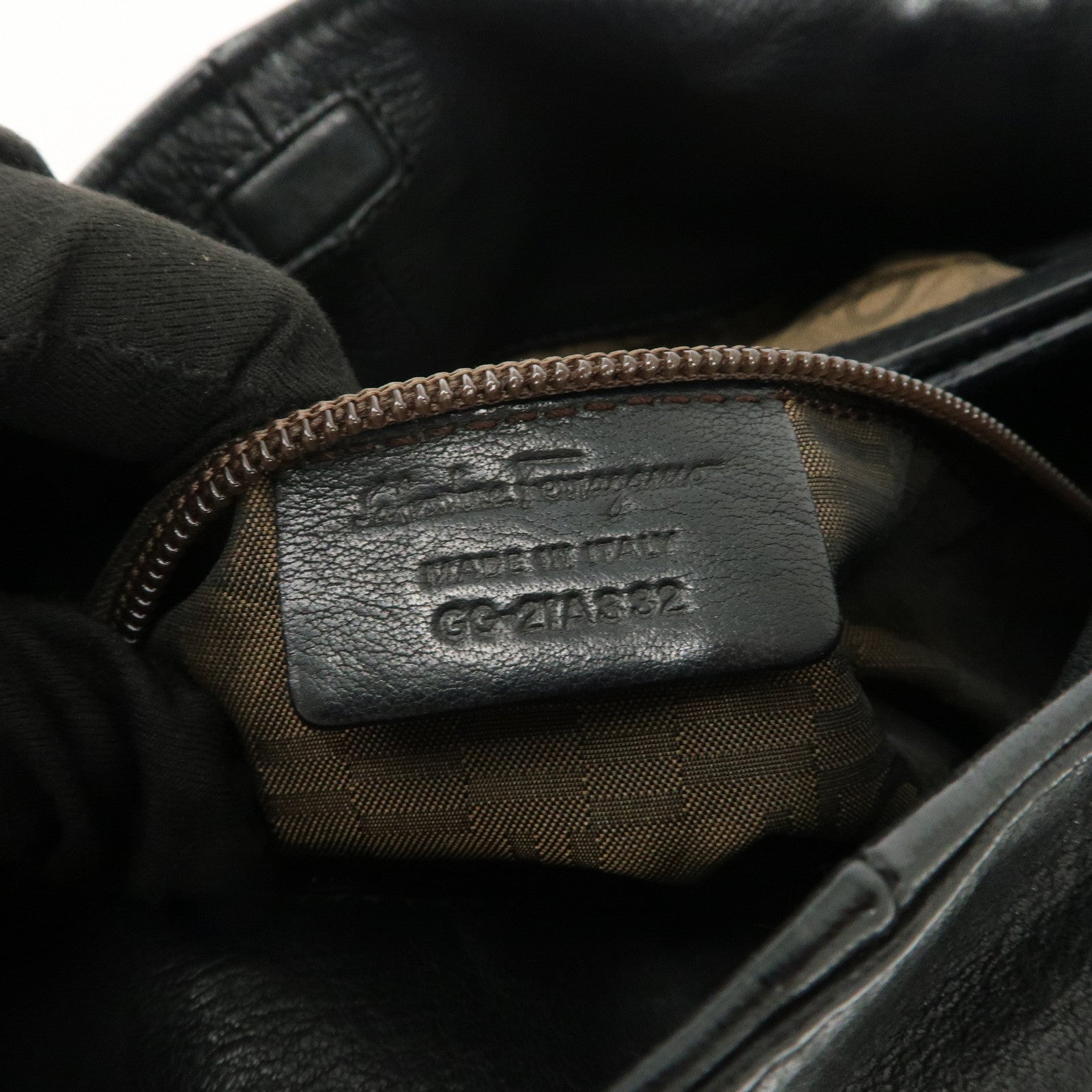 Ferragamo Gancini Leather Shoulder Bag Hand Bag Black