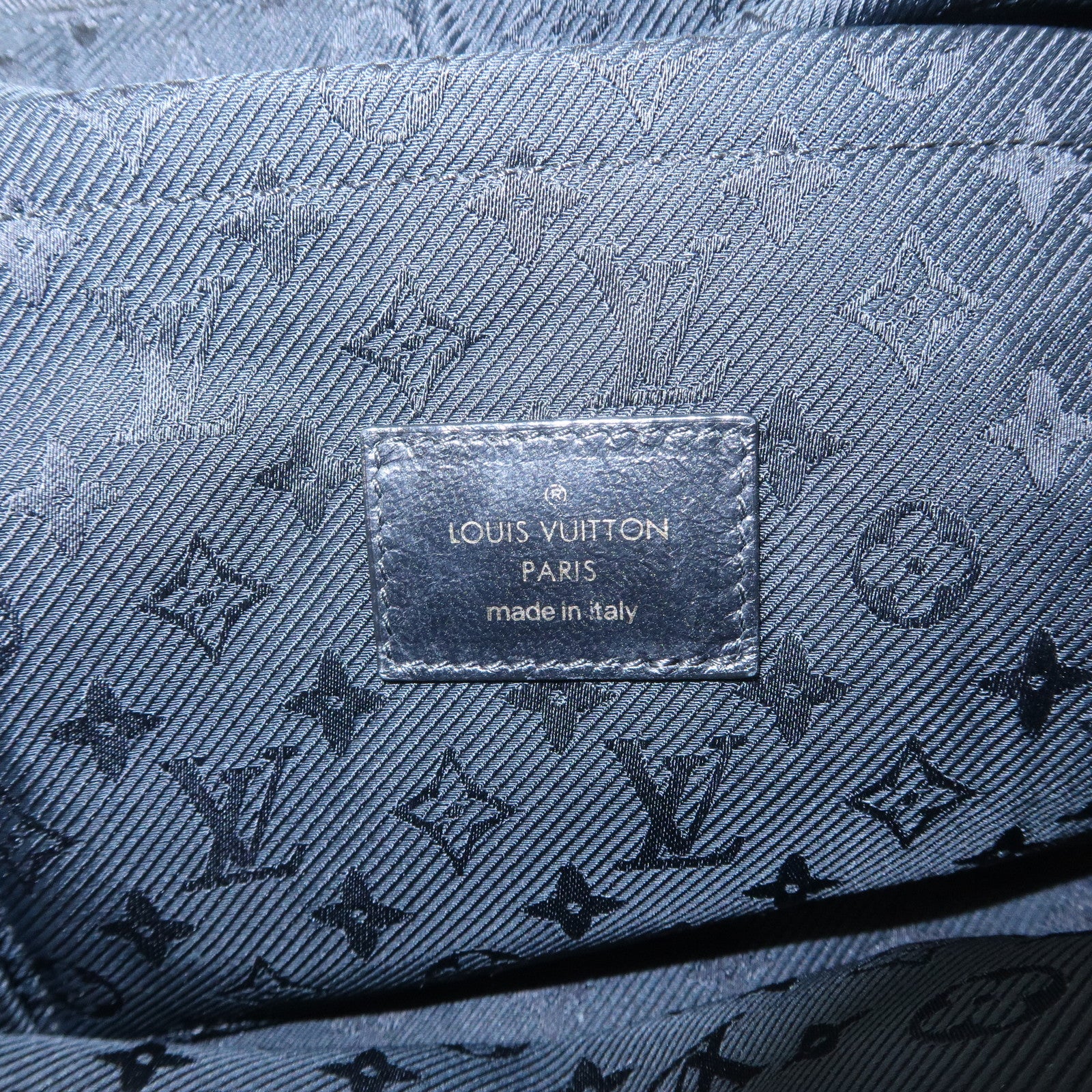 Louis Vuitton Cruise Line Rivet Shoulder Bag Noir Black M95346