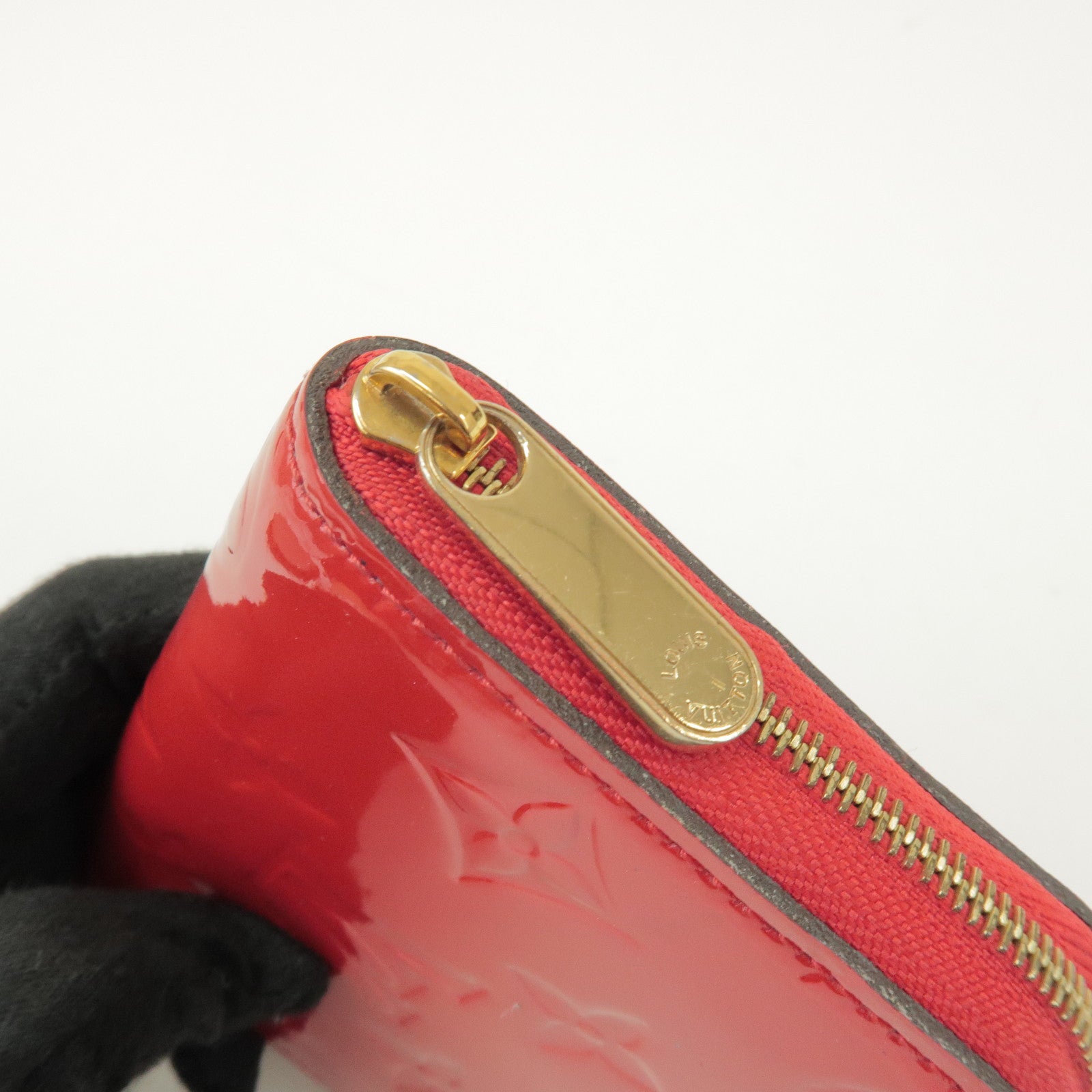 Louis Vuitton Monogram Vernis Zippy Coin Purse Pomme d'Amour M93608